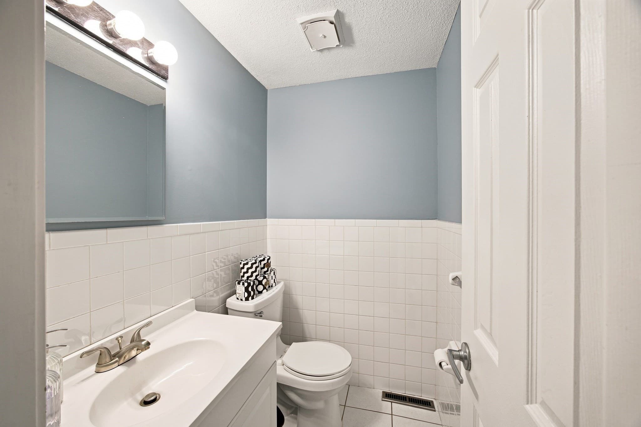 Condominium at 7 Corey Colonial # 7, Agawam MA 01001, Agawam, photo 8 of 27