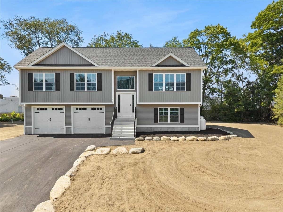 140 Luther Ave, Swansea MA 02777
