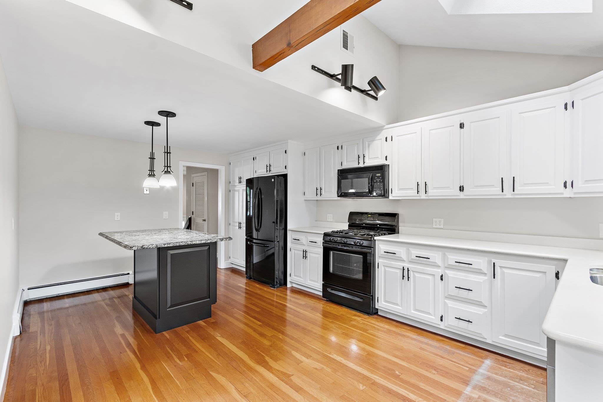 141 Longhill Rd, Franklin MA 02038