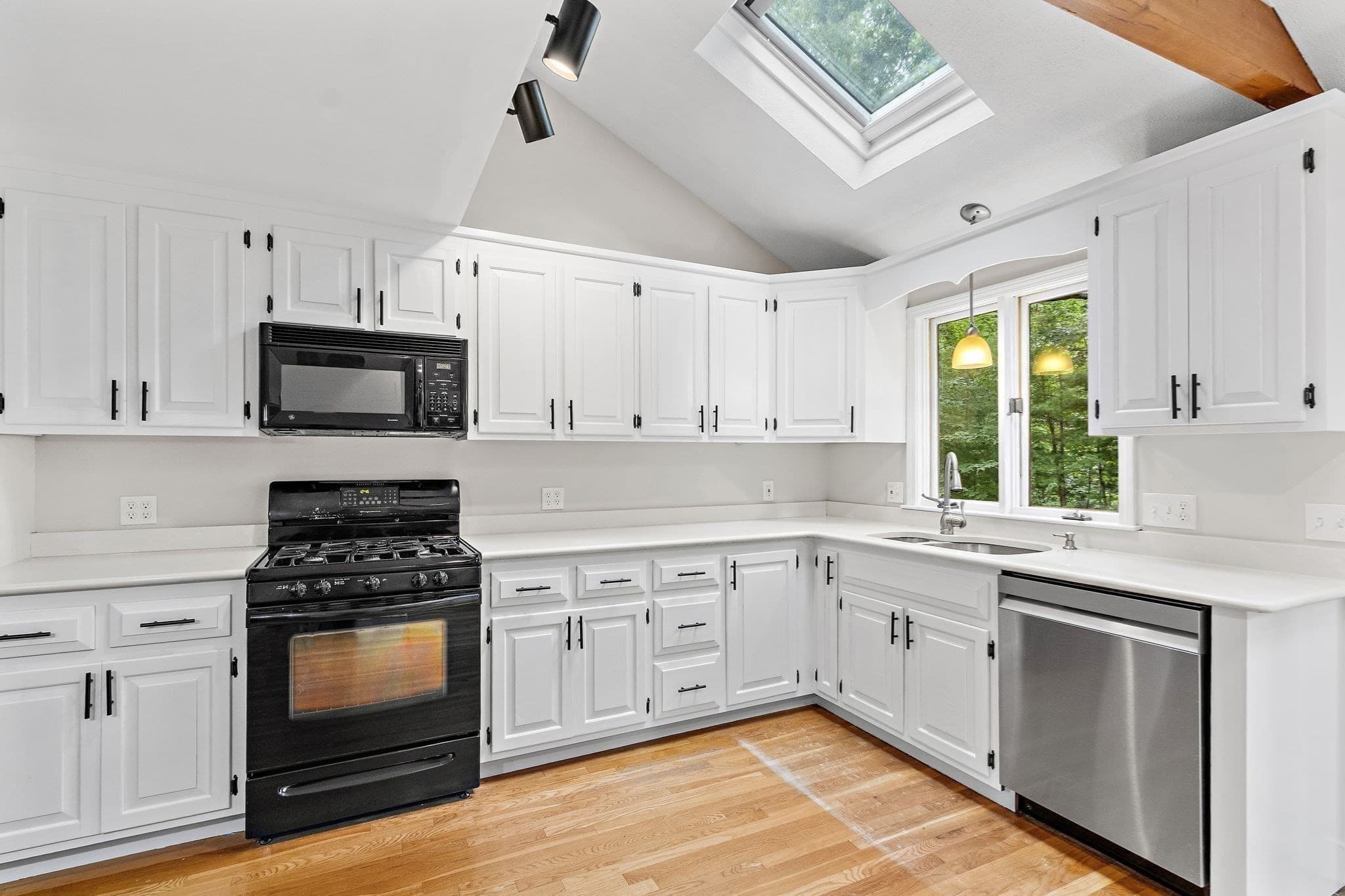 Single Family Residence at 141 Longhill Rd, Franklin MA 02038, Franklin, photo 15 of 42