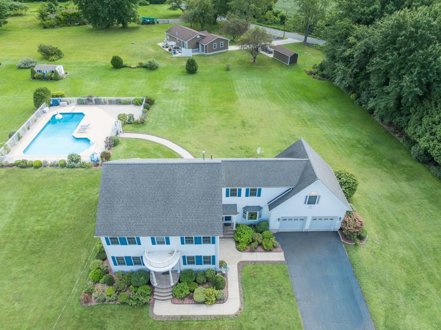 Single Family Residence at 671 South Washington Street, Belchertown MA 01007, Belchertown, photo 2 of 41