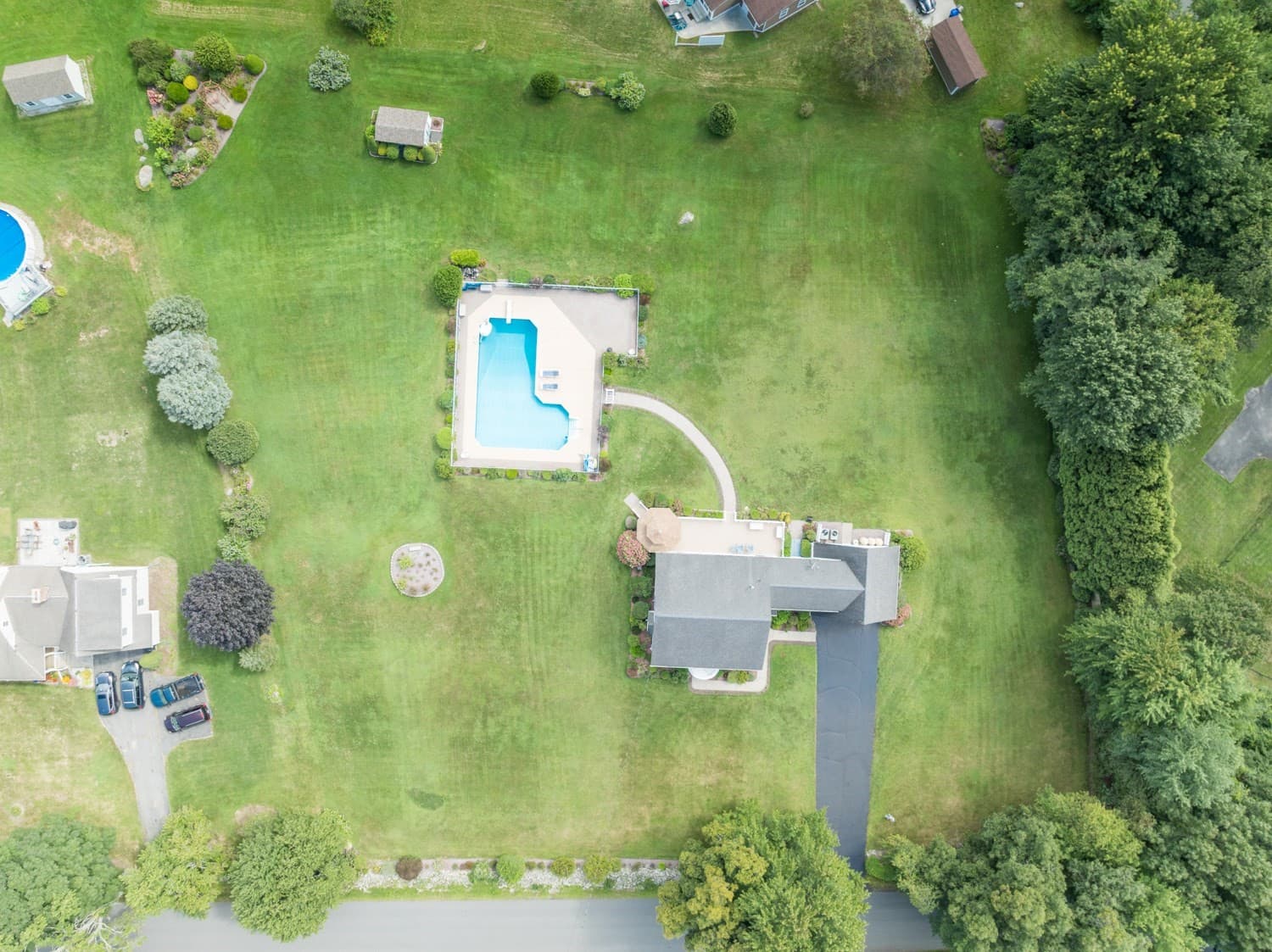 Single Family Residence at 671 South Washington Street, Belchertown MA 01007, Belchertown, photo 4 of 41