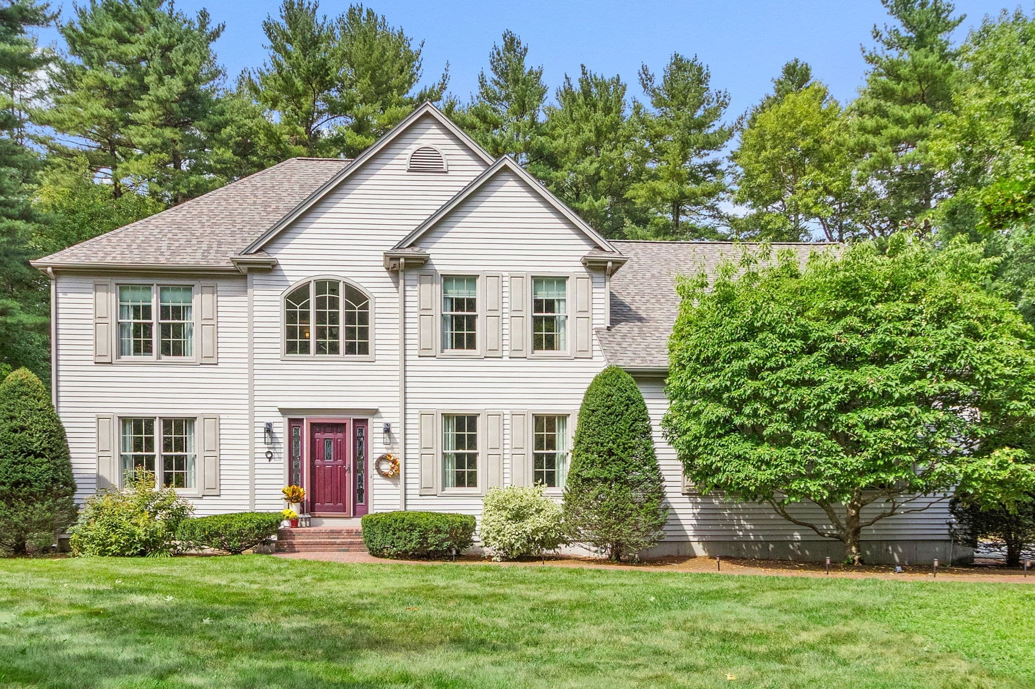 9 Douglas Dr, Mansfield MA 02048