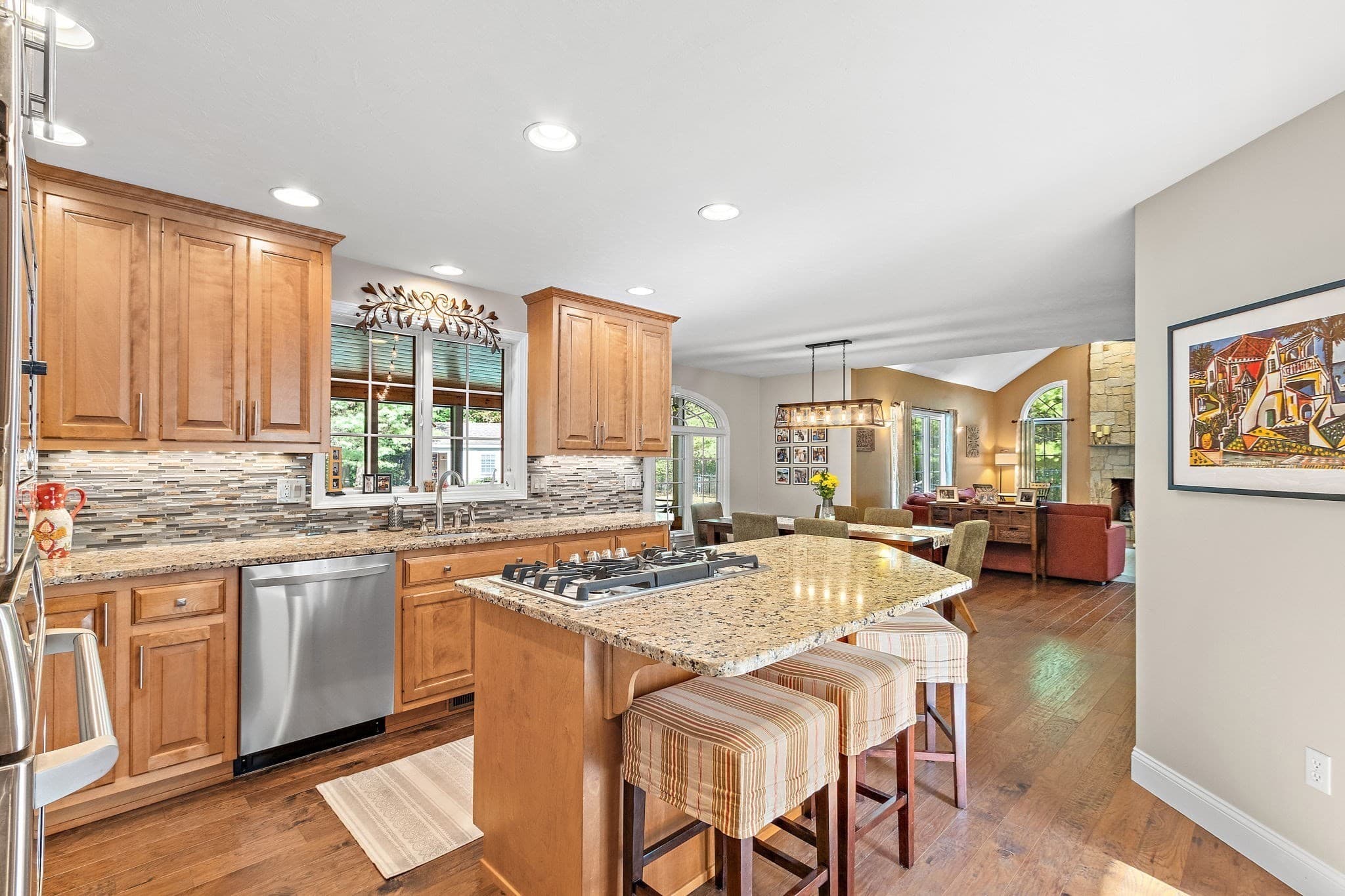 Single Family Residence at 9 Douglas Dr, Mansfield MA 02048, Mansfield, photo 9 of 42