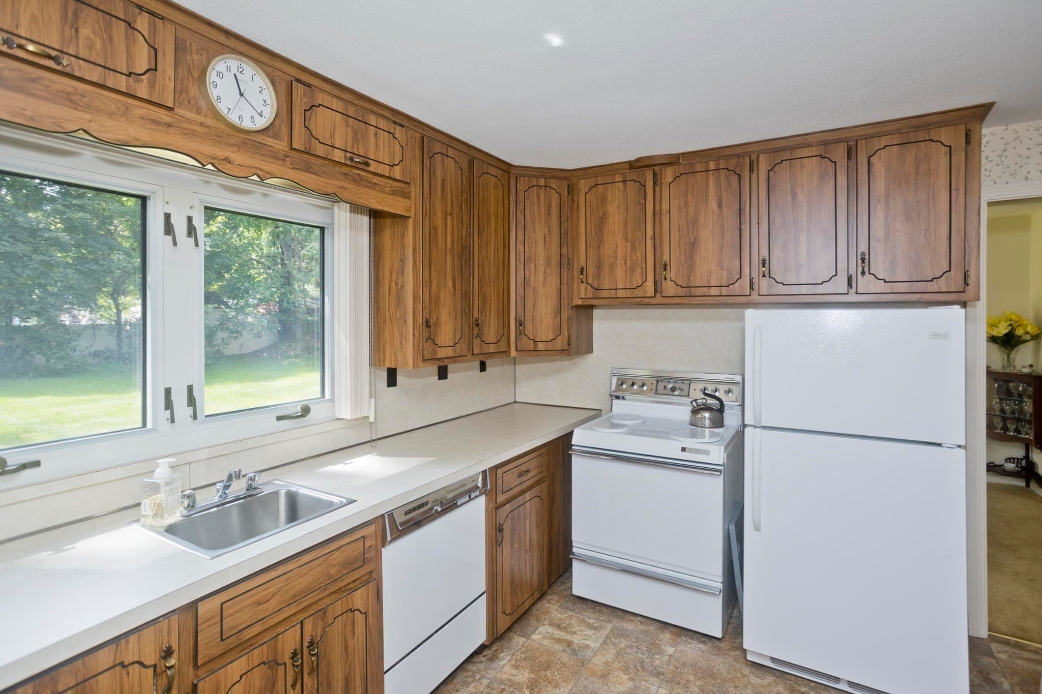 Single Family Residence at 34 Vadnais St, Holyoke MA 01040, Holyoke, photo 5 of 25