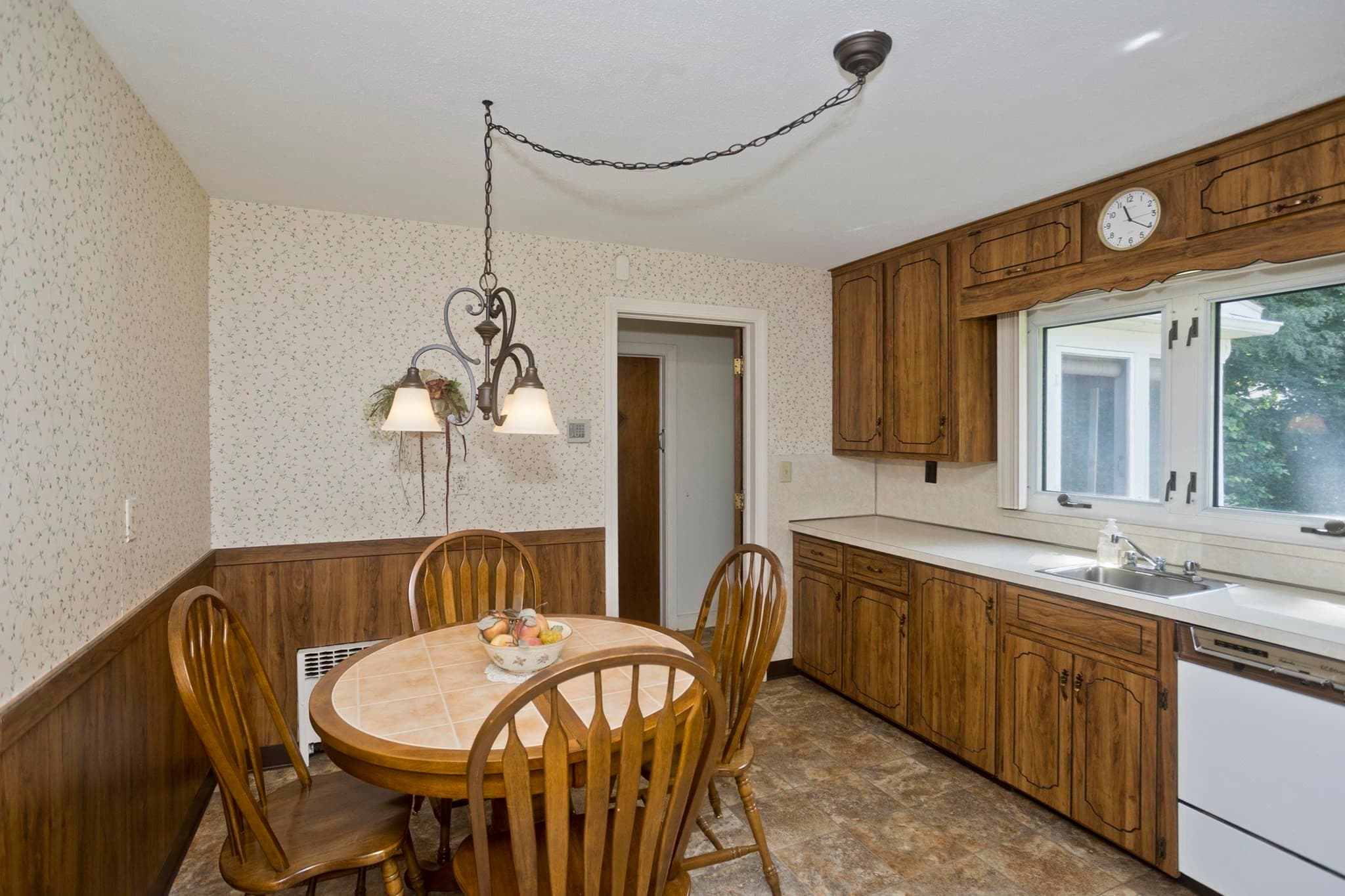 Single Family Residence at 34 Vadnais St, Holyoke MA 01040, Holyoke, photo 4 of 25