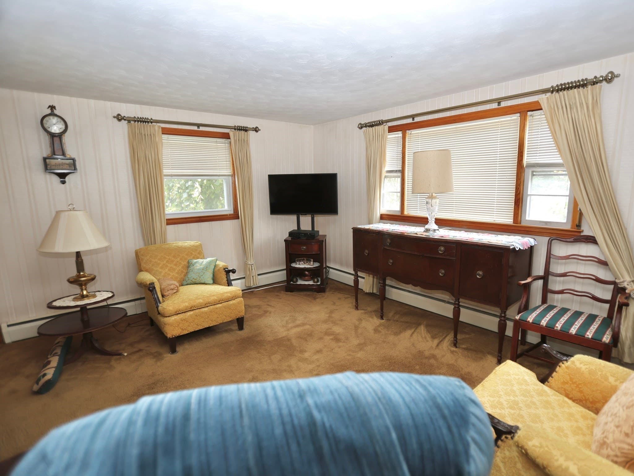 Single Family Residence at 36 Revere St, Worcester MA 01604, Worcester, photo 5 of 16