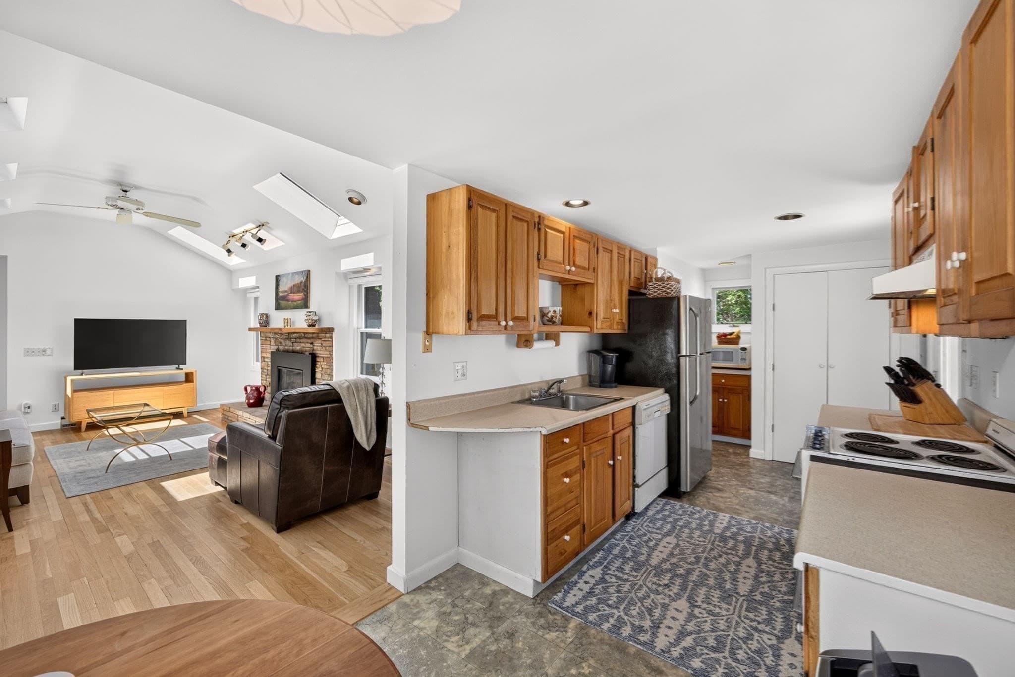 Single Family Residence at 60 Valley Farm Rd, Bourne MA 02559, Bourne, photo 11 of 41