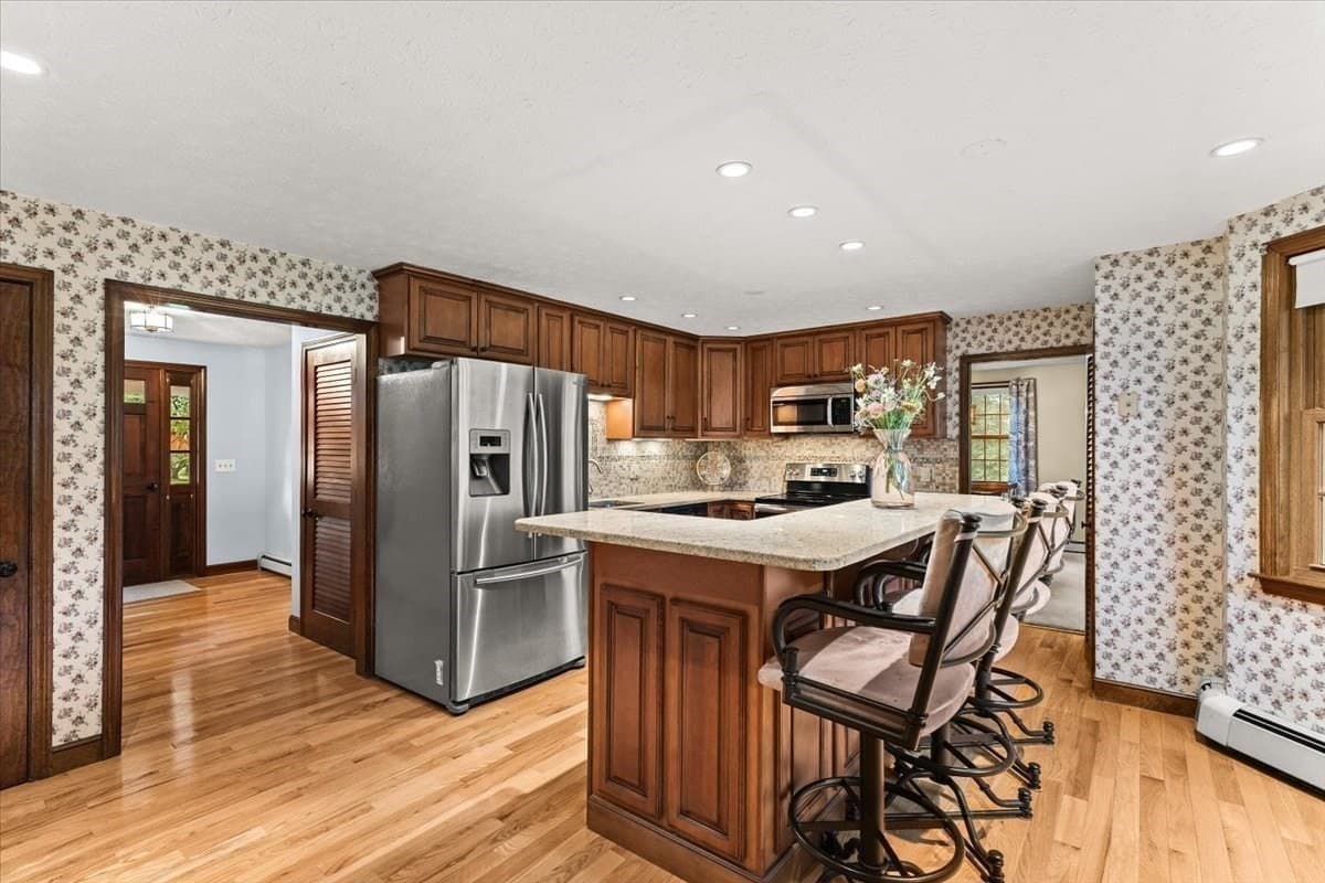 Single Family Residence at 435 Highland Street, East Bridgewater MA 02333, East Bridgewater, photo 6 of 42