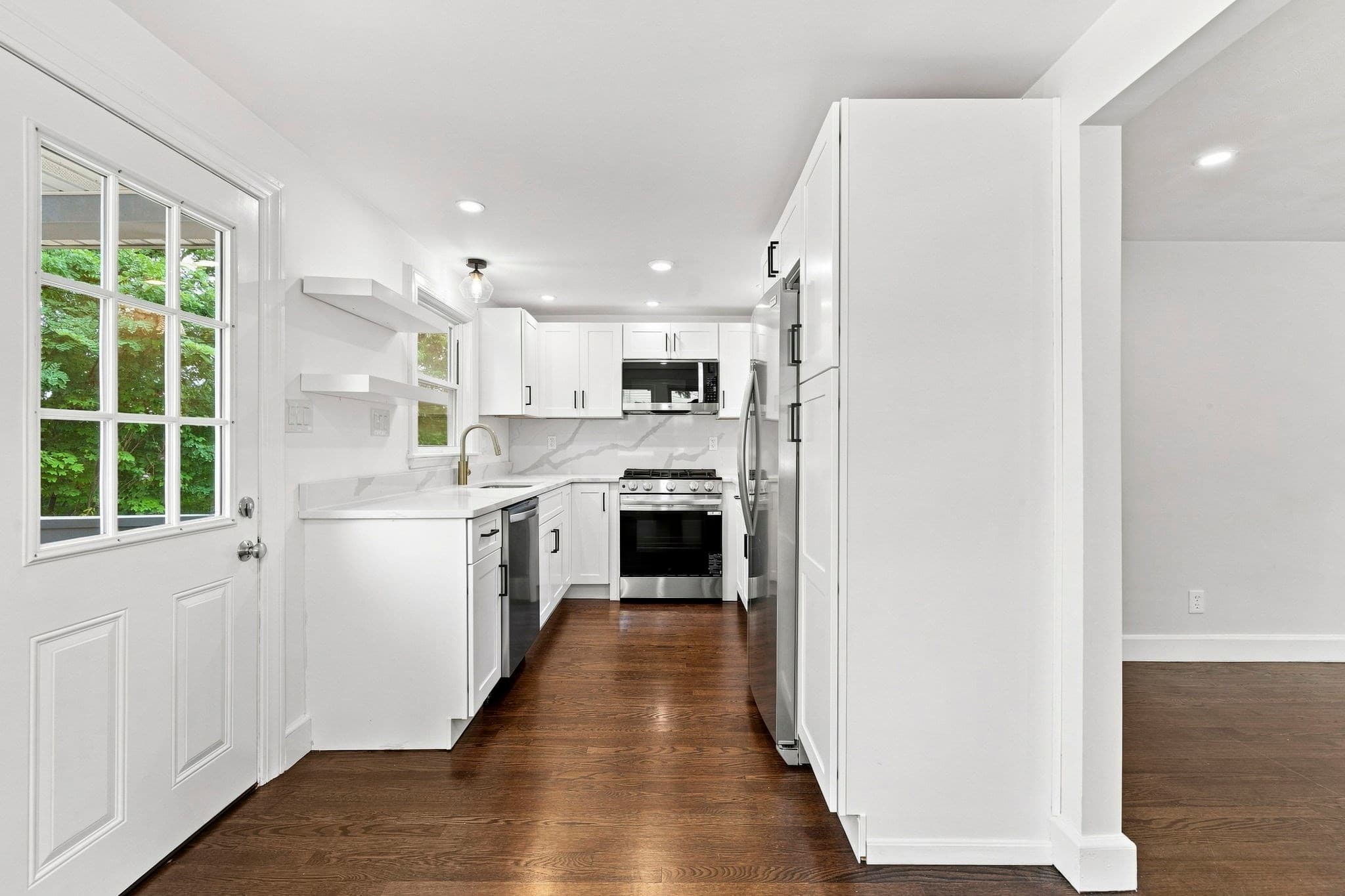 Single Family Residence at 7 Franklin St, Boston MA 02136, photo 14 of 33