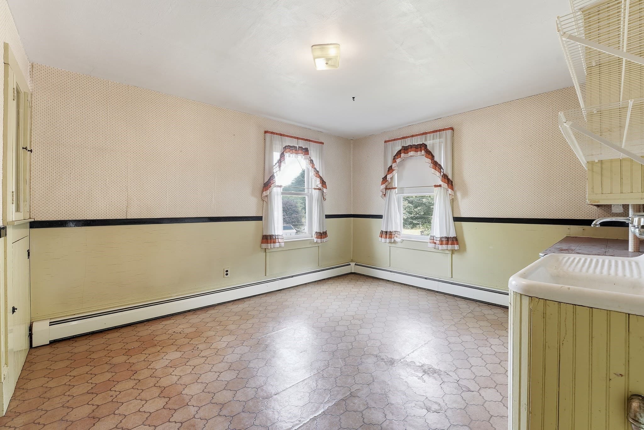 Multi Family at 54 Franklin St, Athol MA 01331, Athol, photo 21 of 38