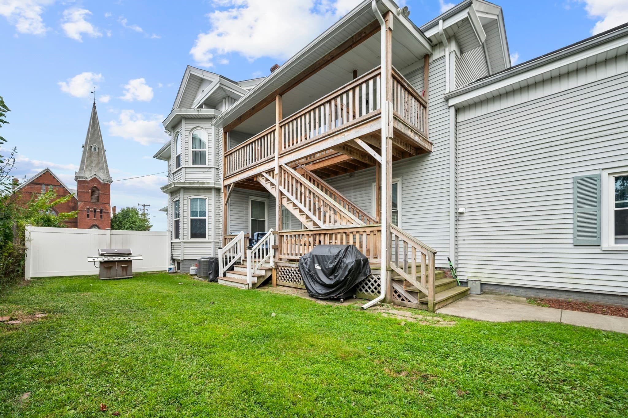 3 Family at 1971 Northampton St, Holyoke MA 01040, Holyoke, photo 4 of 42