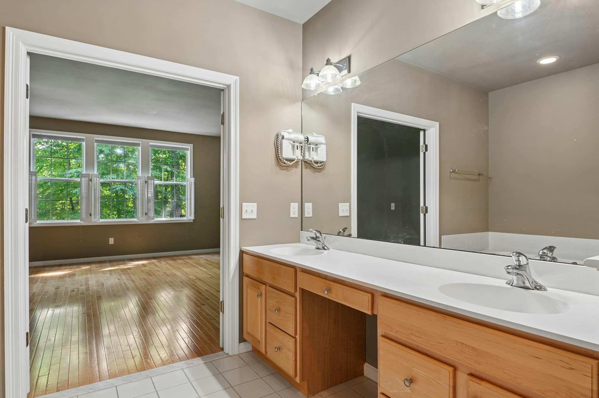 Condominium at 126 Clubhouse Lane # 126, Northbridge MA 01534, Northbridge, photo 16 of 40