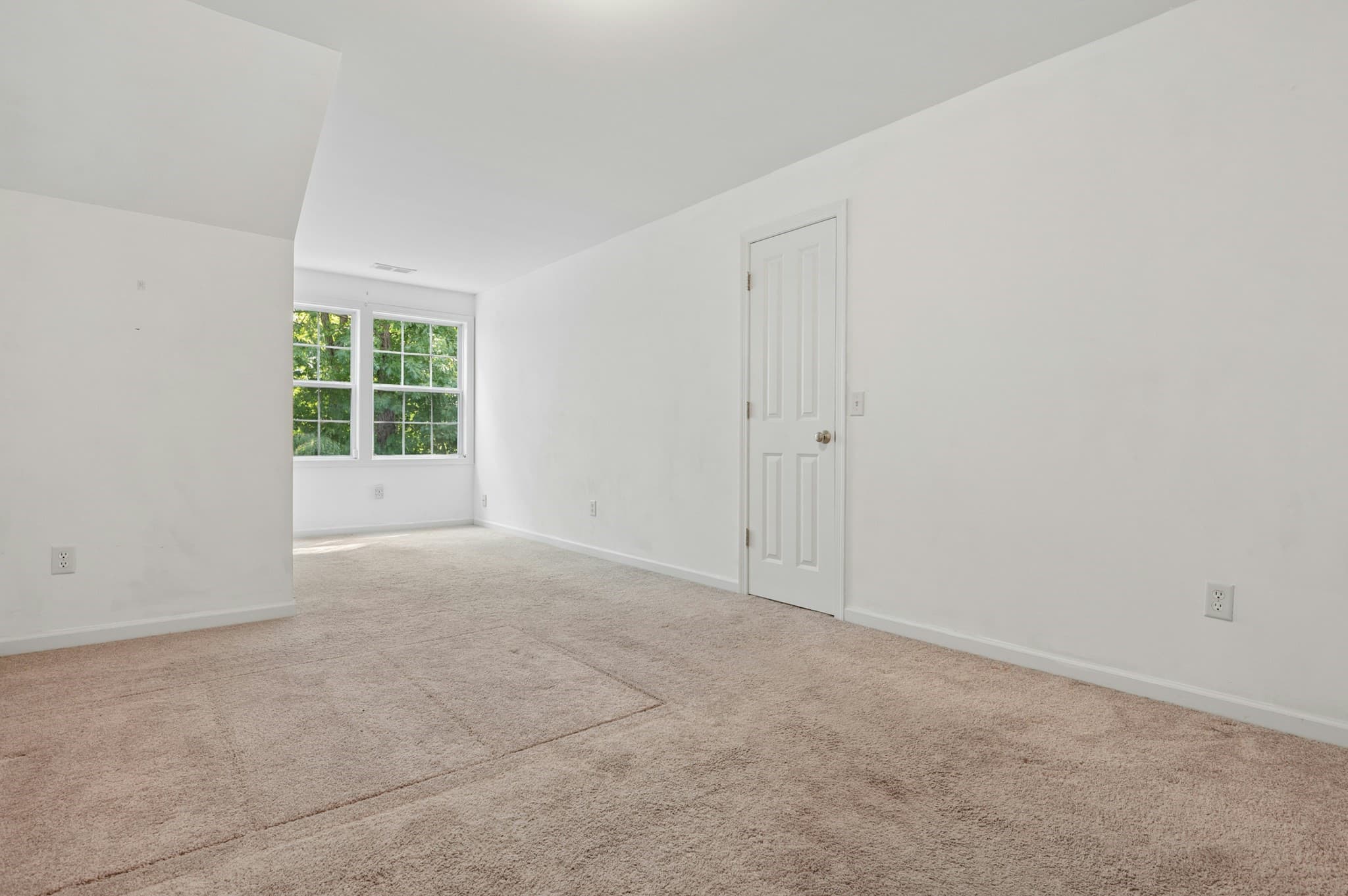 Condominium at 126 Clubhouse Lane # 126, Northbridge MA 01534, Northbridge, photo 24 of 40