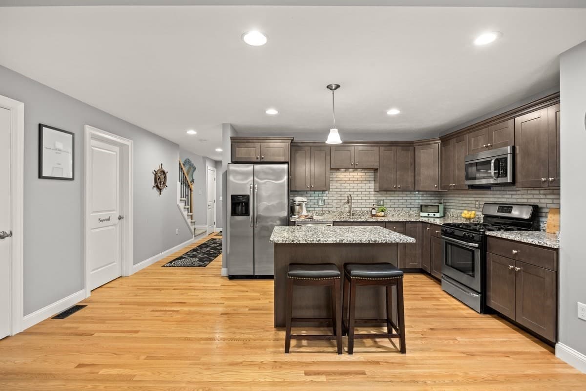 Condominium at 500 Mendon Road # 28, Cumberland RI 02864, Cumberland, photo 3 of 37