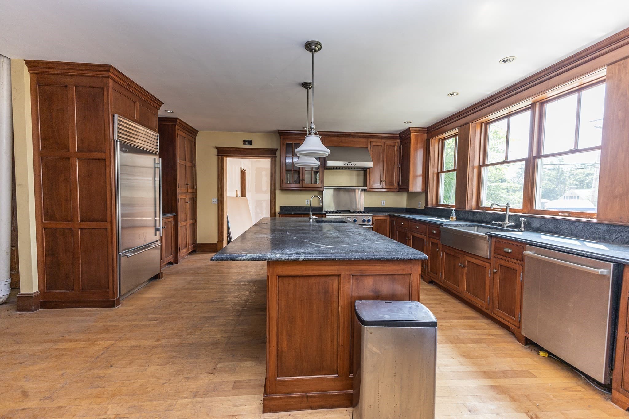 Single Family Residence at 29 Gorham St, Chelmsford MA 01824, photo 10 of 34