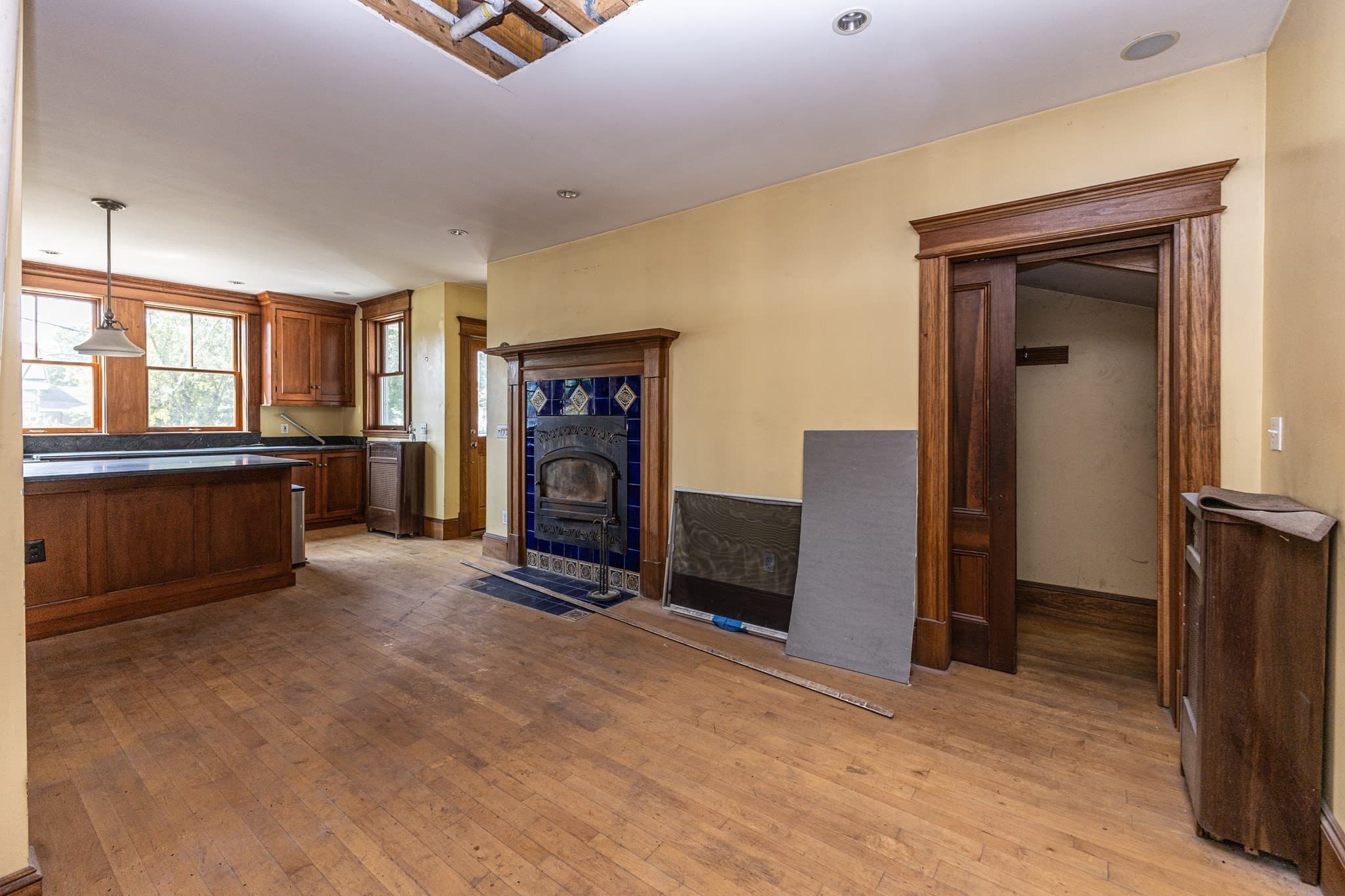 Single Family Residence at 29 Gorham St, Chelmsford MA 01824, photo 11 of 34