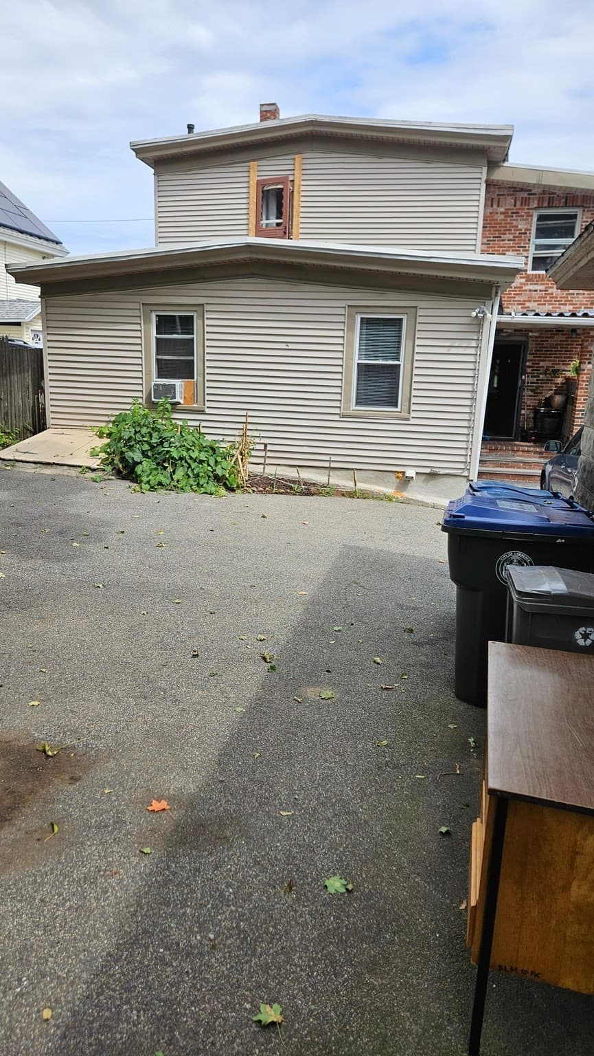 Multi Family at 12 Warren St, Lawrence MA 01841, Lawrence, photo 16 of 17