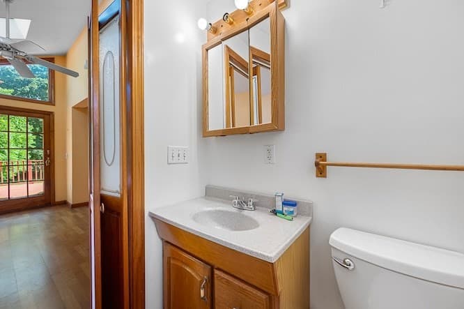 Single Family Residence at 317 Oxford St  N, Auburn MA 01501, Auburn, photo 16 of 33