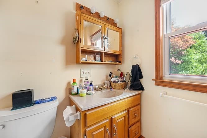 Single Family Residence at 317 Oxford St  N, Auburn MA 01501, Auburn, photo 14 of 33
