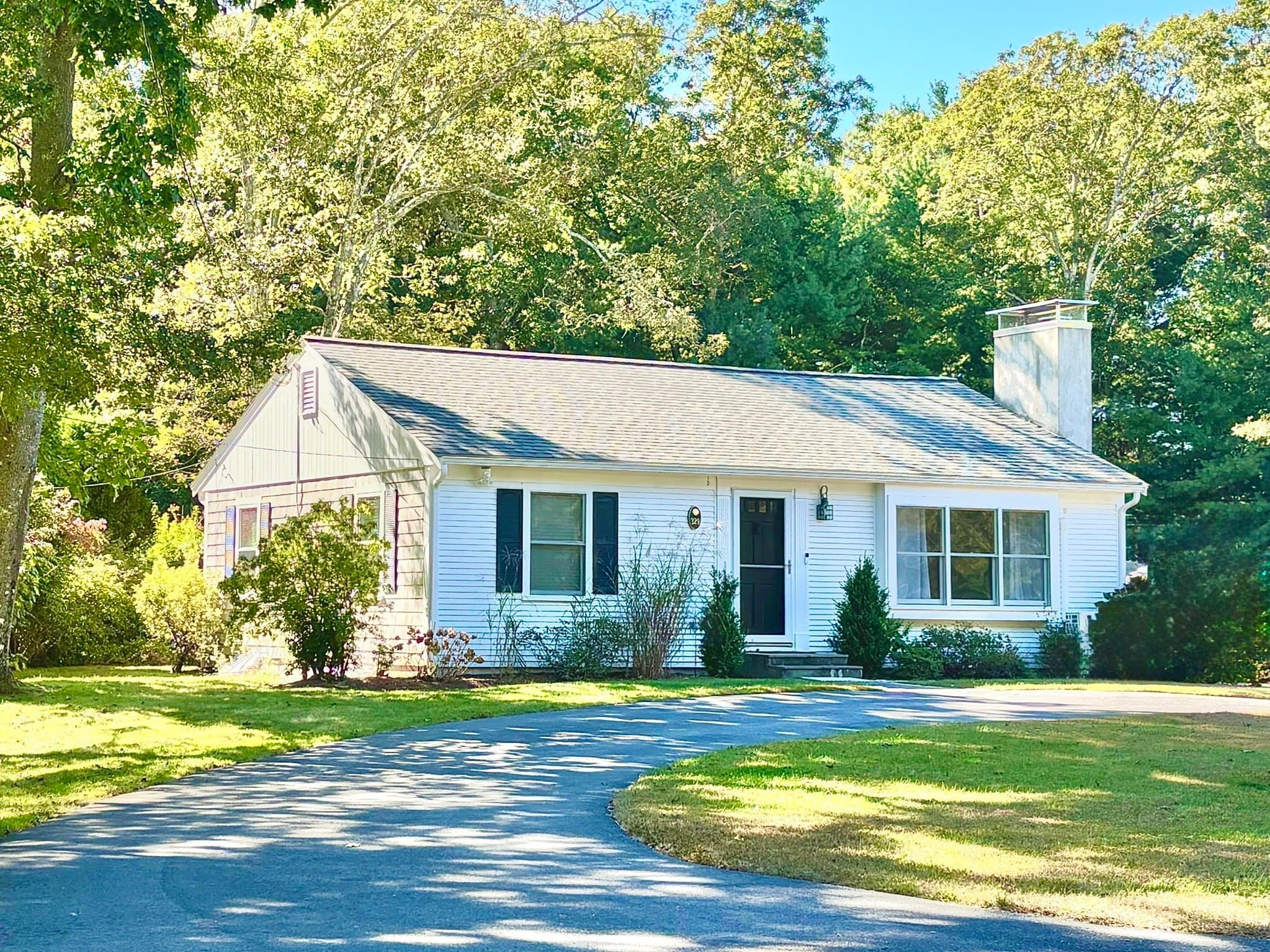 Single Family Residence at 329 Swift Ave, Barnstable MA 02655, Barnstable, photo 3 of 20