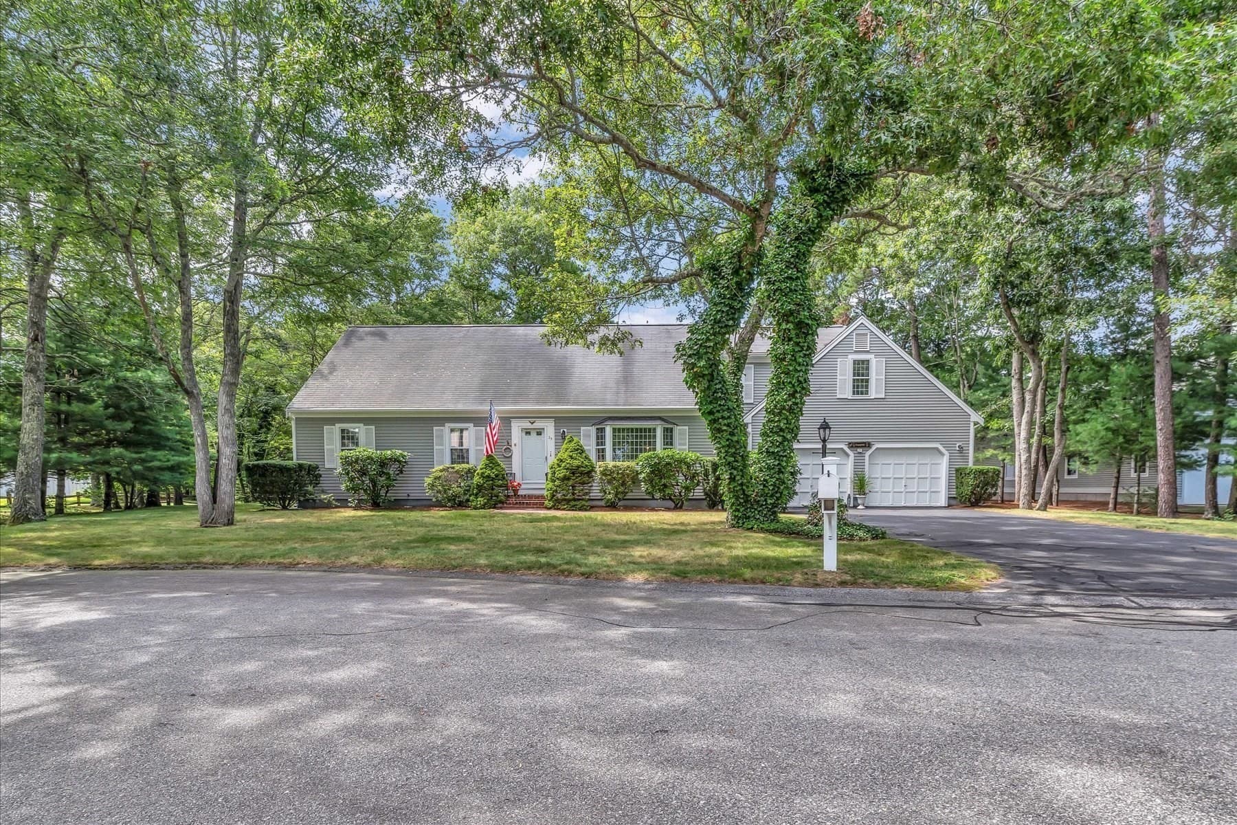 25 Wiley Post Lane, Falmouth MA 02536