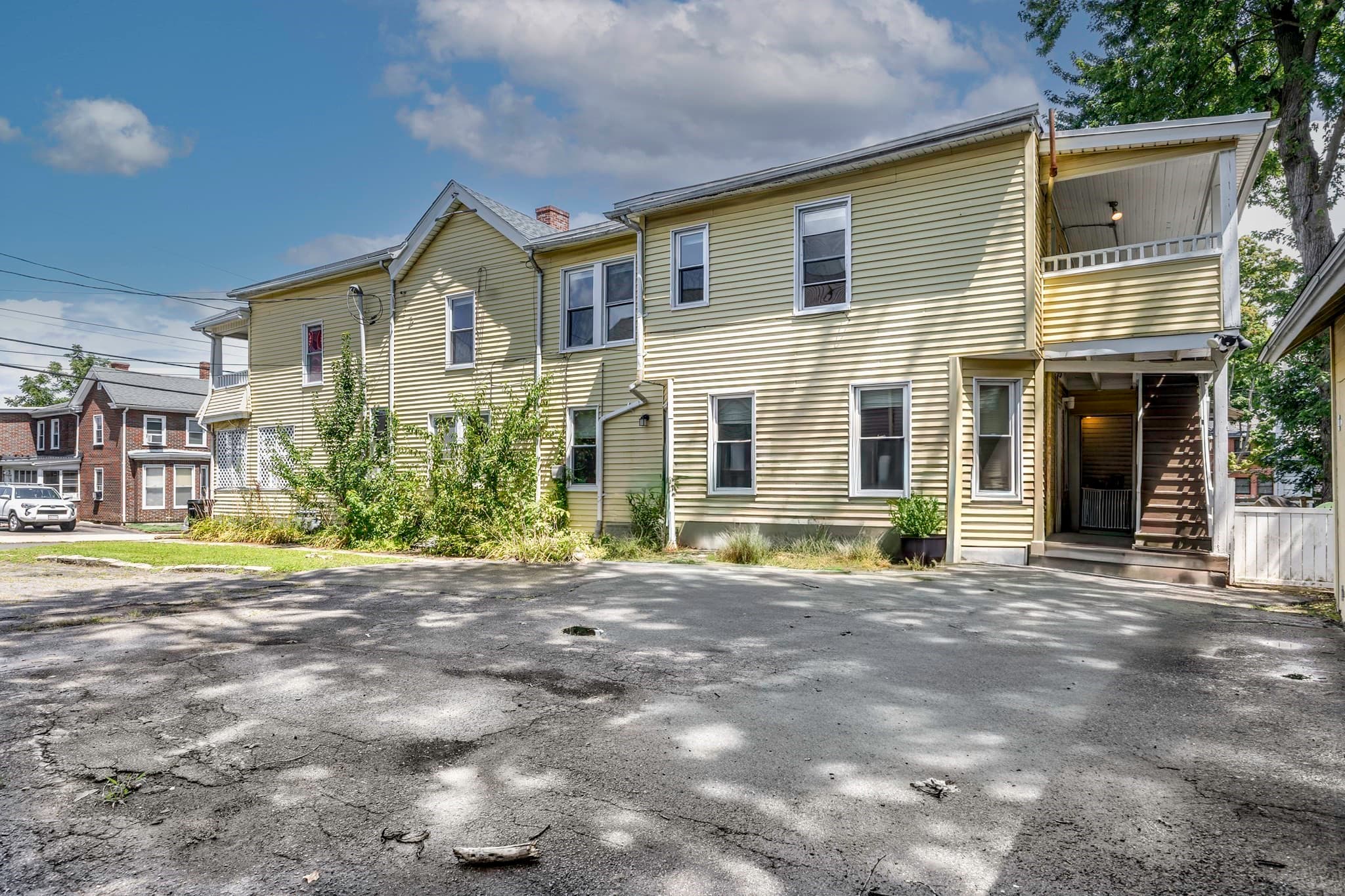 4 Family at 32-34 Pearl St, Chicopee MA 01013, Chicopee, photo 2 of 21