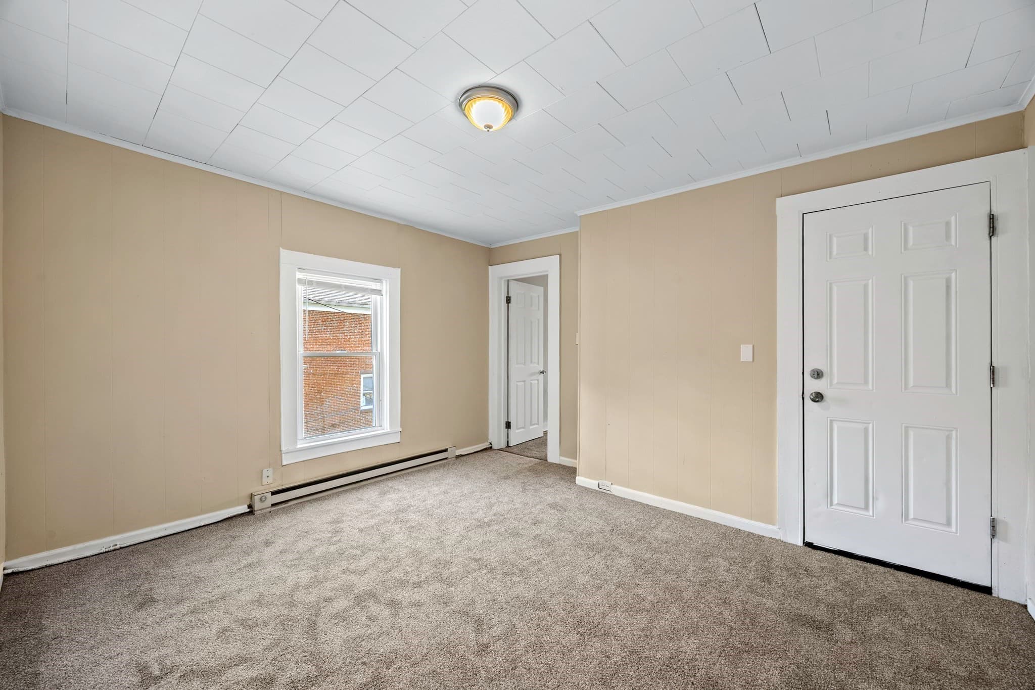 4 Family at 32-34 Pearl St, Chicopee MA 01013, Chicopee, photo 5 of 21