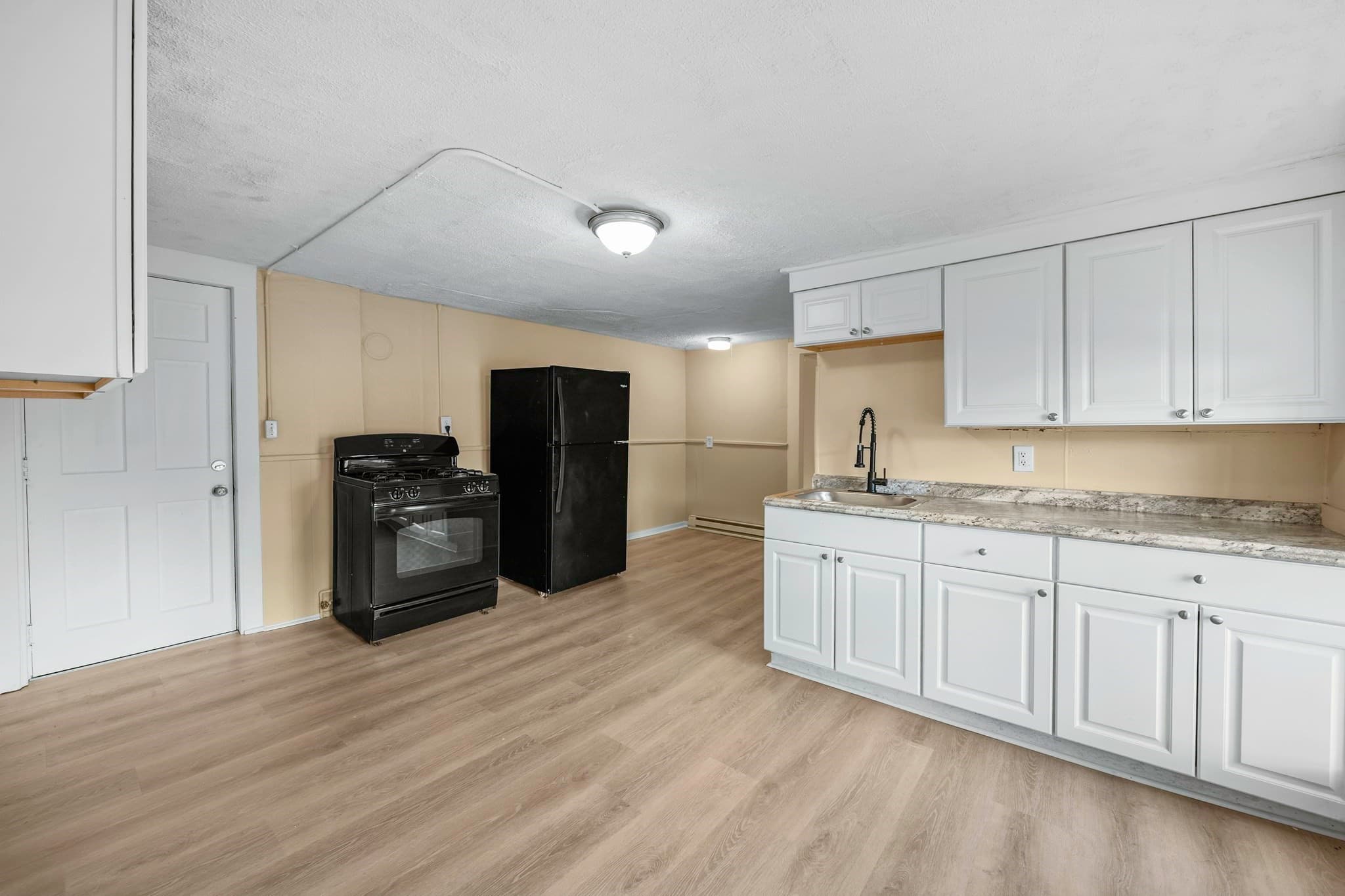 4 Family at 32-34 Pearl St, Chicopee MA 01013, Chicopee, photo 10 of 21