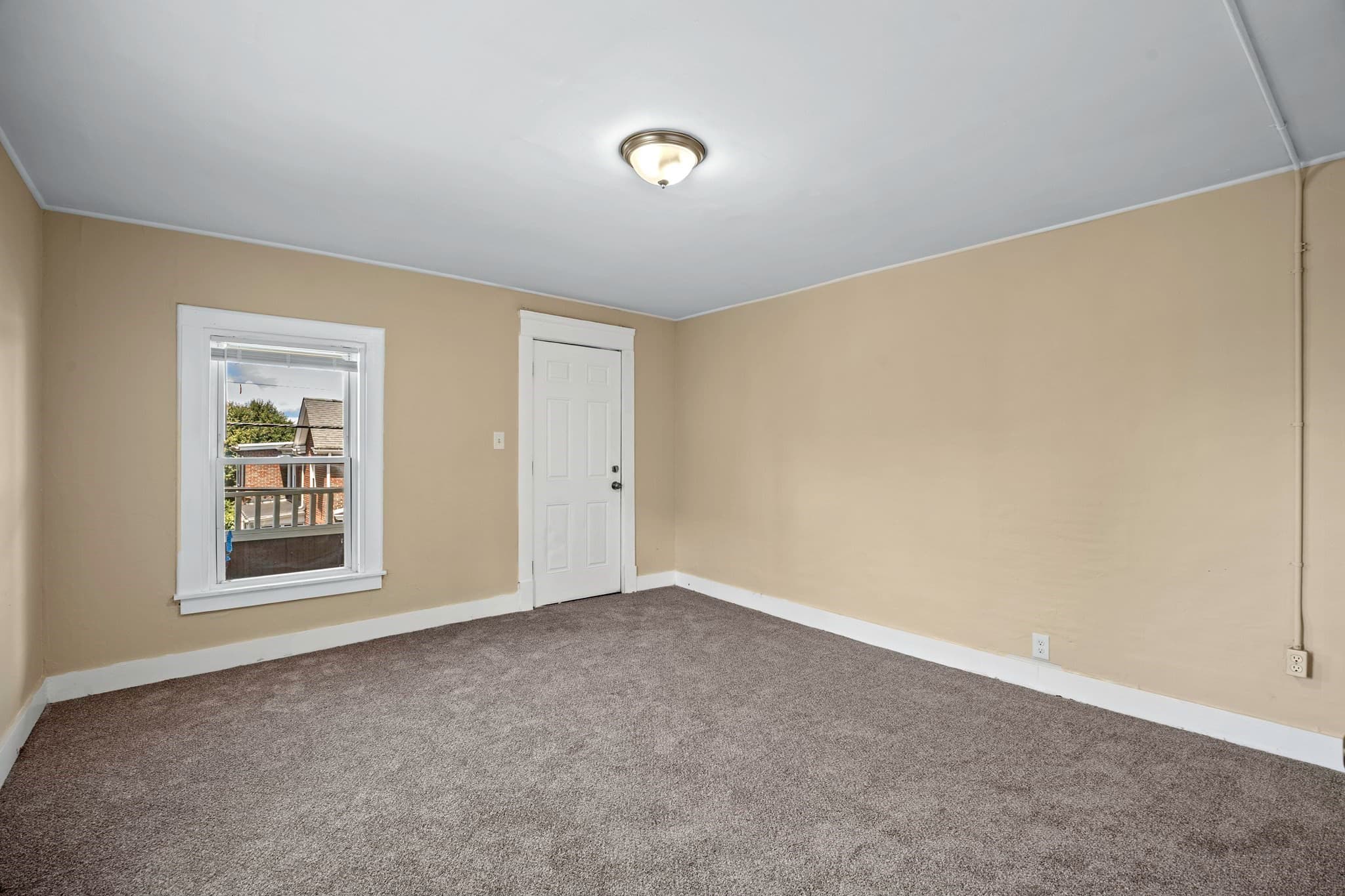 4 Family at 32-34 Pearl St, Chicopee MA 01013, Chicopee, photo 8 of 21