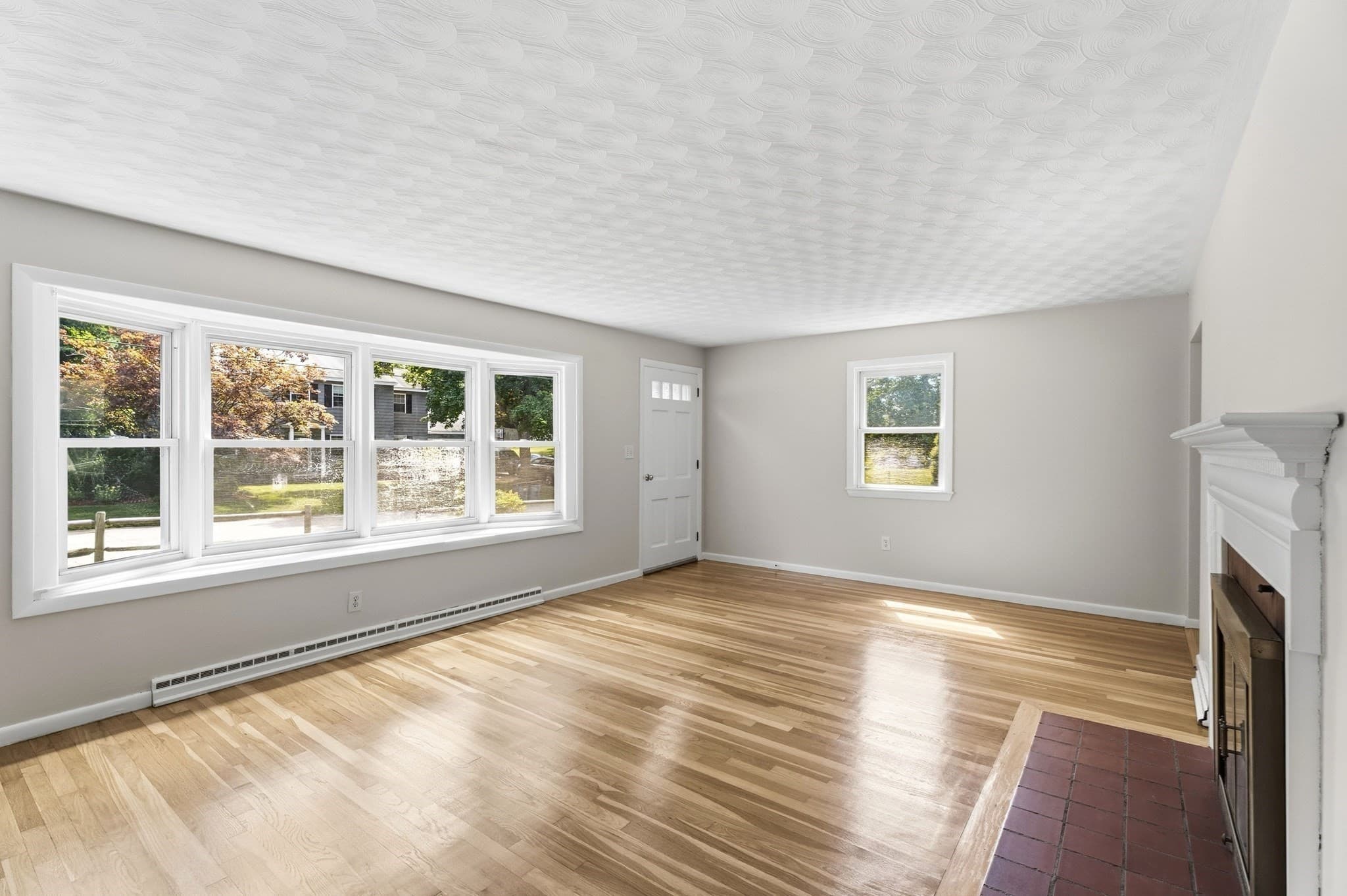 Single Family Residence at 9 Hidden Way, Chelmsford MA 01824, photo 6 of 29
