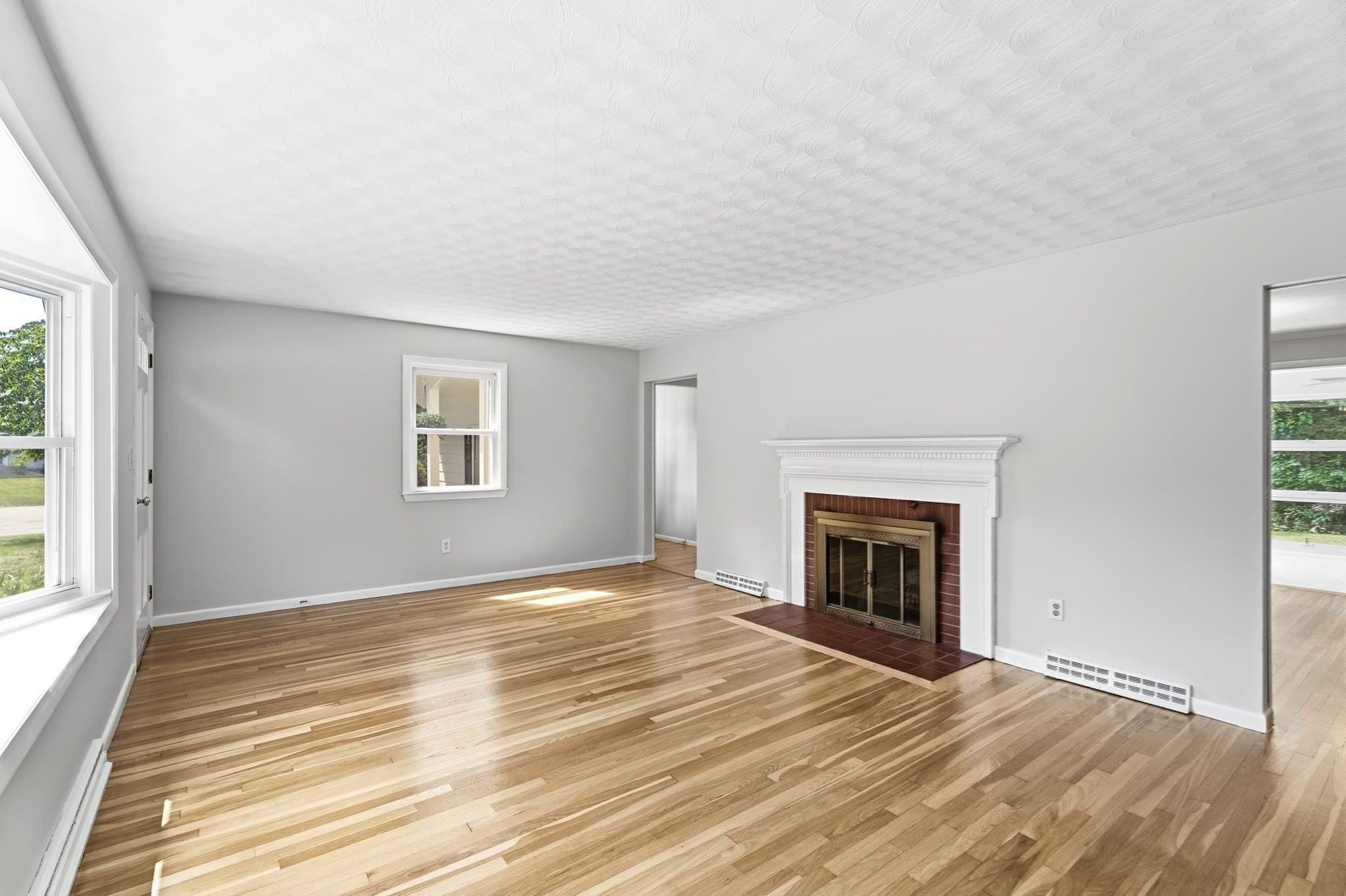 Single Family Residence at 9 Hidden Way, Chelmsford MA 01824, photo 4 of 29