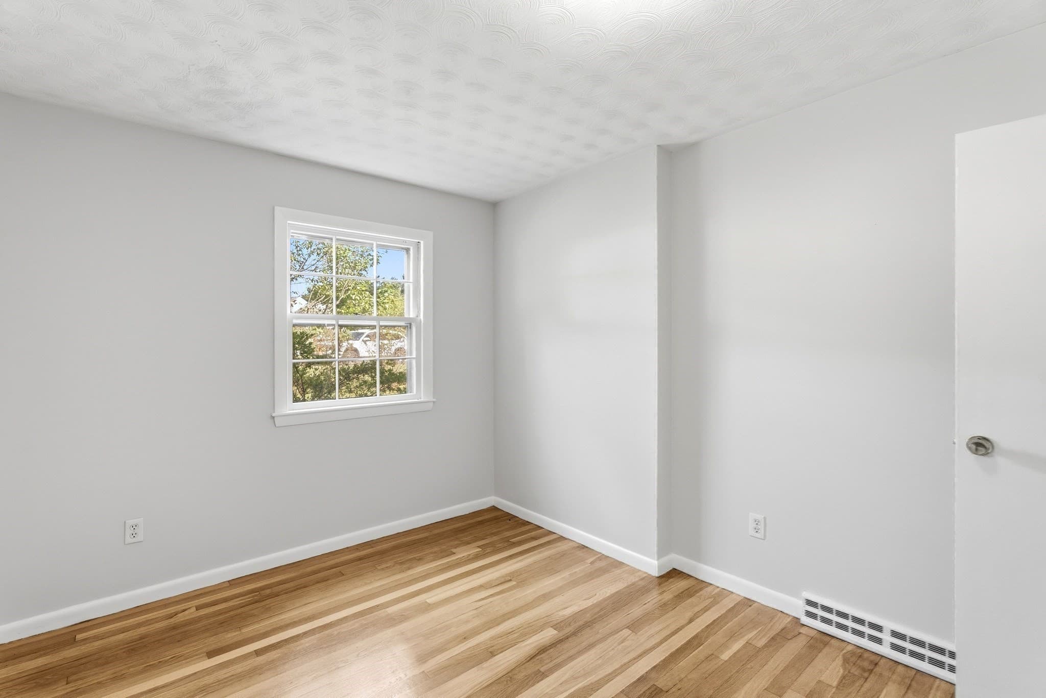 Single Family Residence at 9 Hidden Way, Chelmsford MA 01824, photo 21 of 29