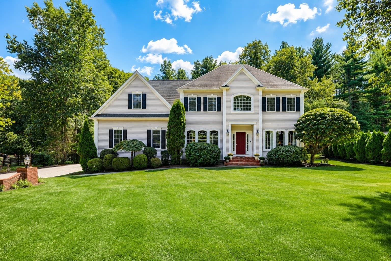 Single Family Residence at 23 Lenox Dr, Franklin MA 02038, Franklin, photo 2 of 42