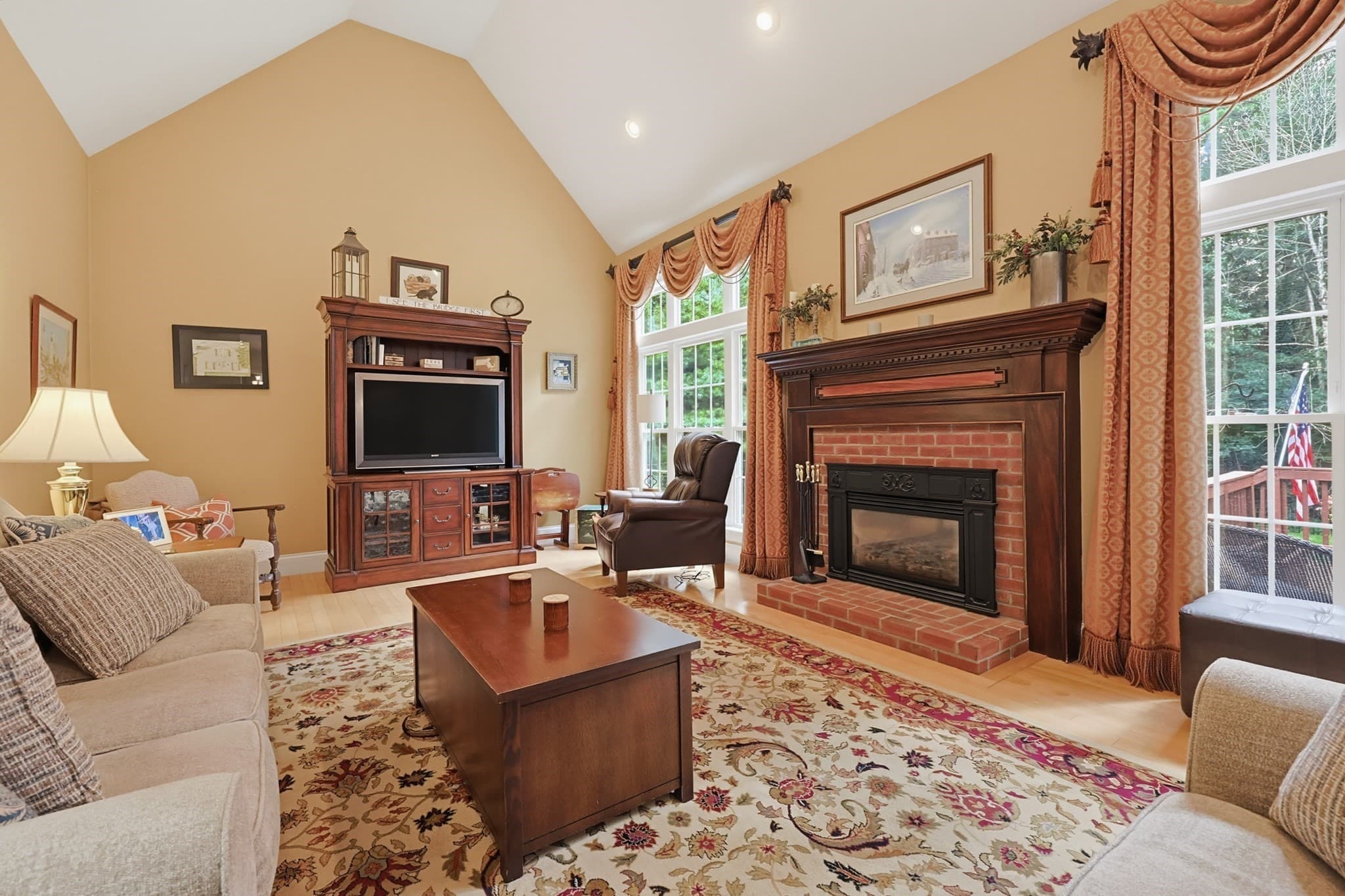 Single Family Residence at 23 Lenox Dr, Franklin MA 02038, Franklin, photo 16 of 42