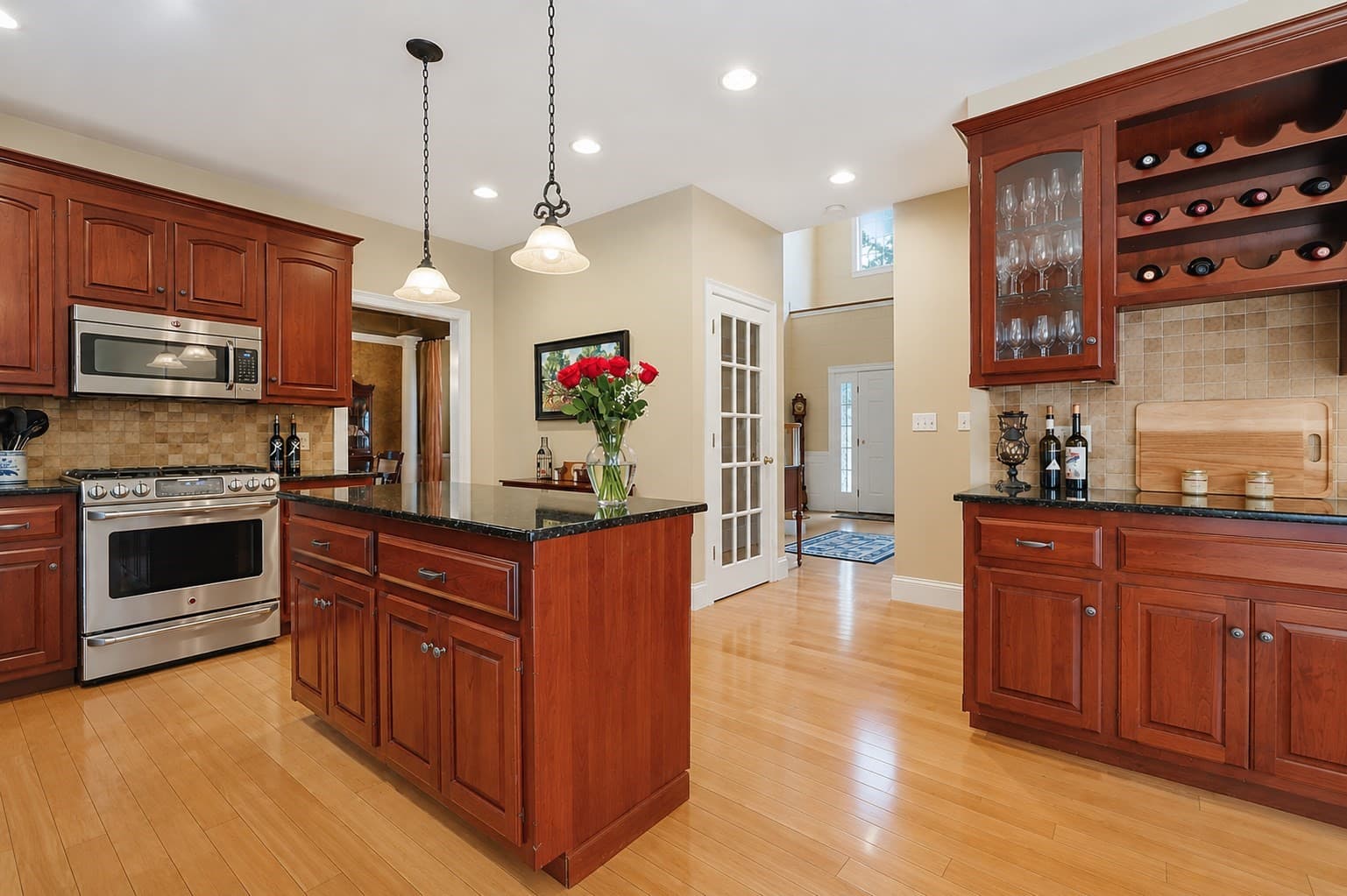Single Family Residence at 23 Lenox Dr, Franklin MA 02038, Franklin, photo 9 of 42