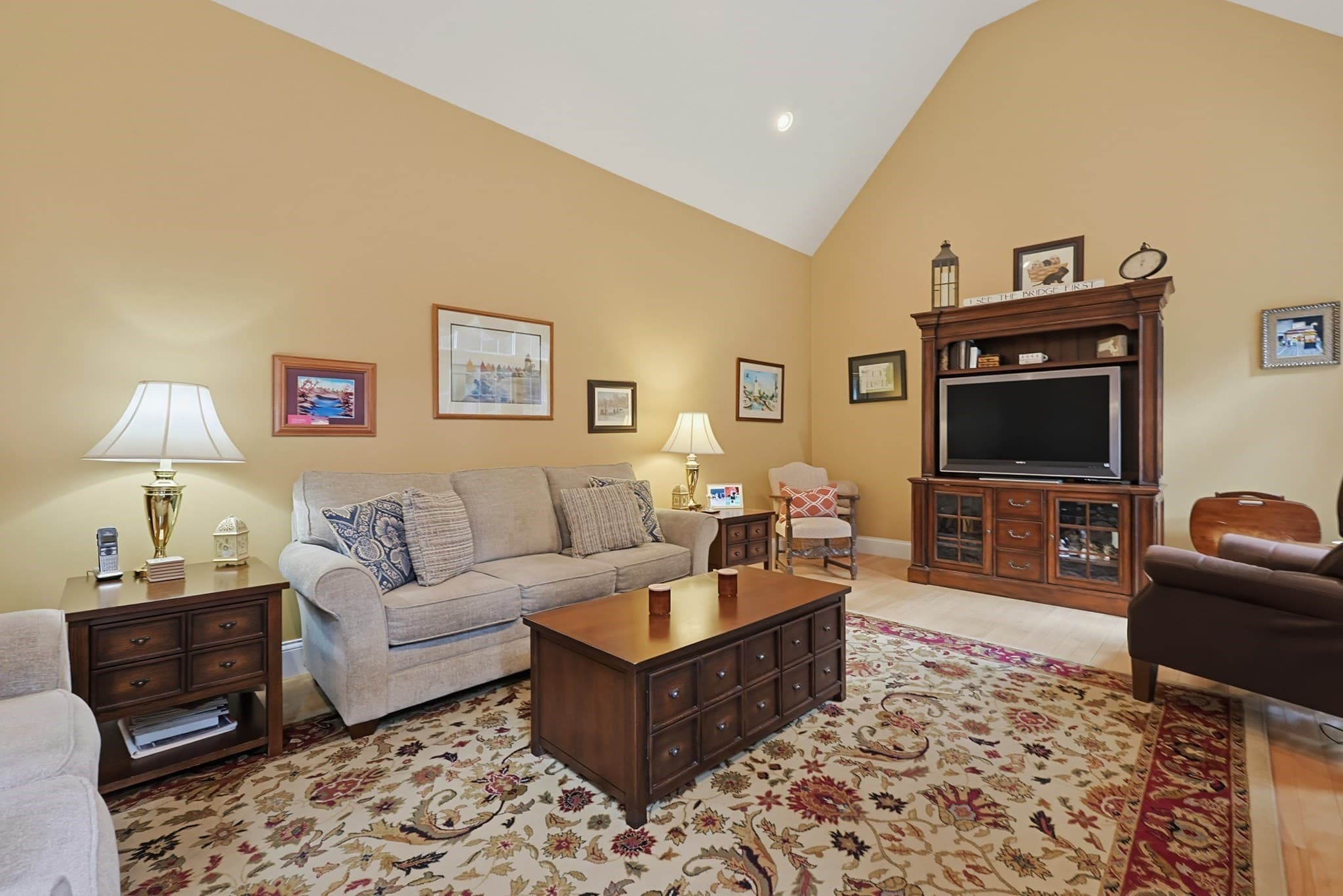 Single Family Residence at 23 Lenox Dr, Franklin MA 02038, Franklin, photo 14 of 42