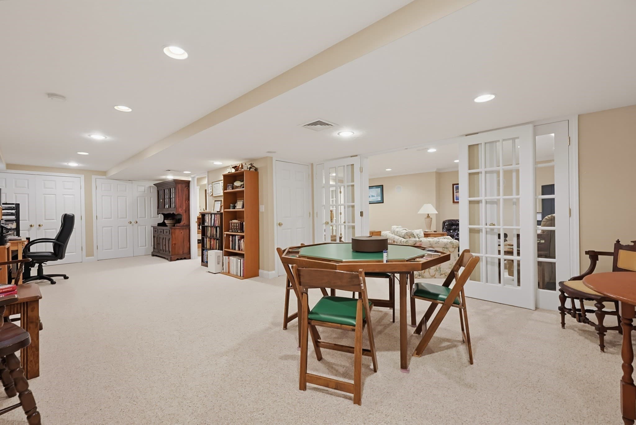 Single Family Residence at 23 Lenox Dr, Franklin MA 02038, Franklin, photo 35 of 42