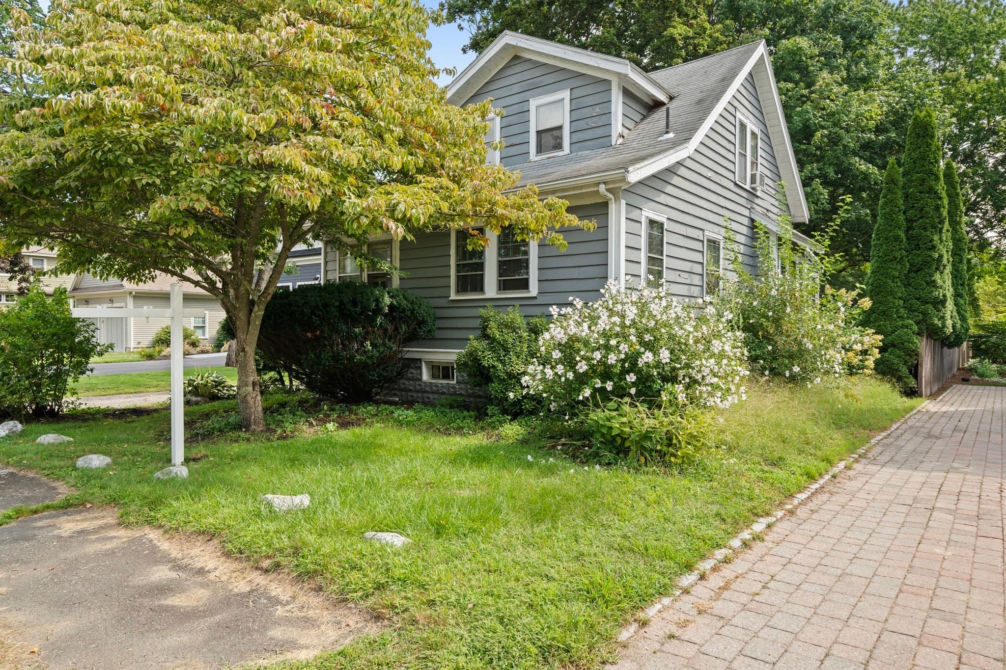 72 Valleyfield St, Lexington MA 02421