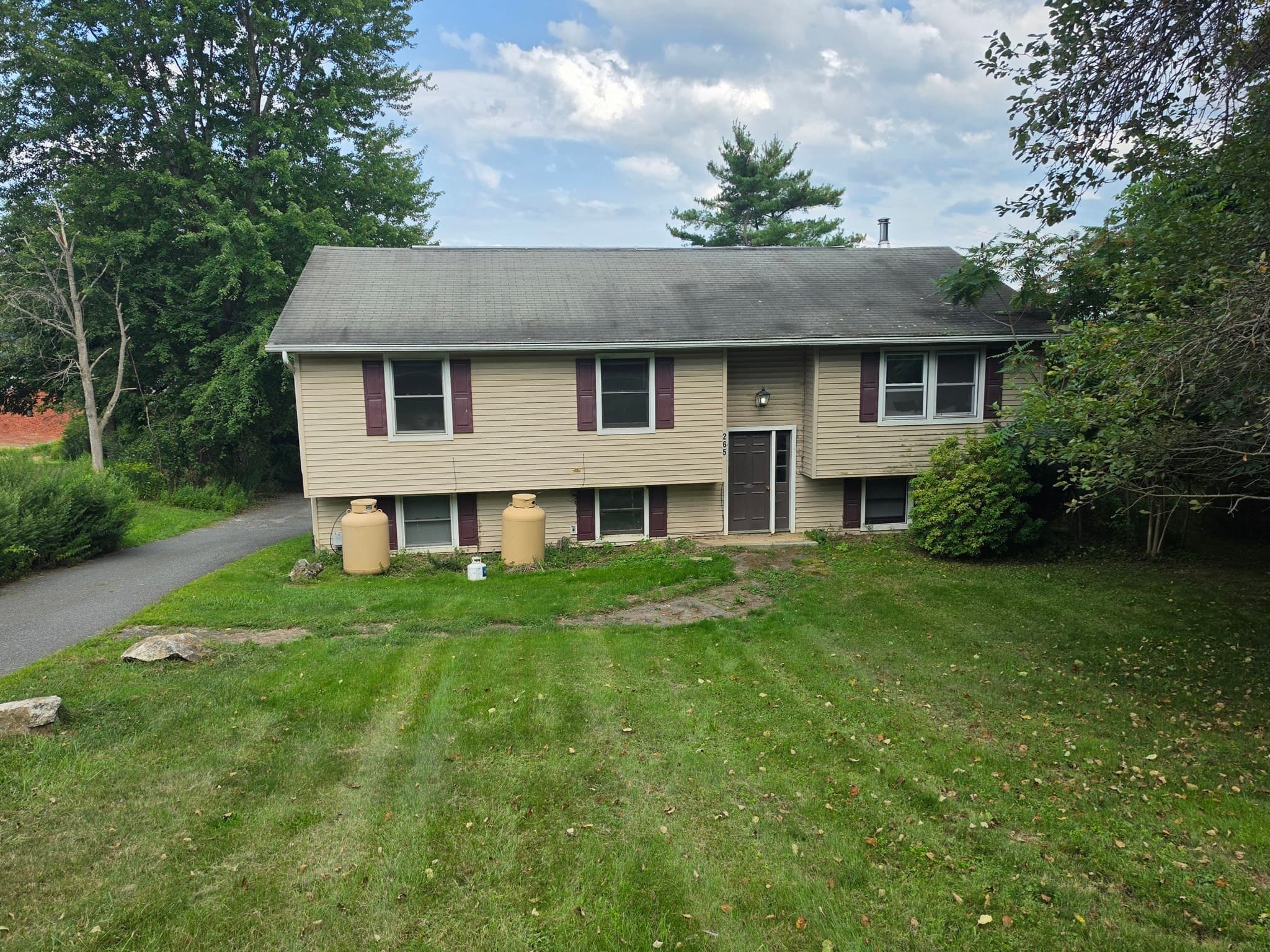 3 Family at 265 N East St, Amherst MA 01002, Amherst, photo 2 of 28