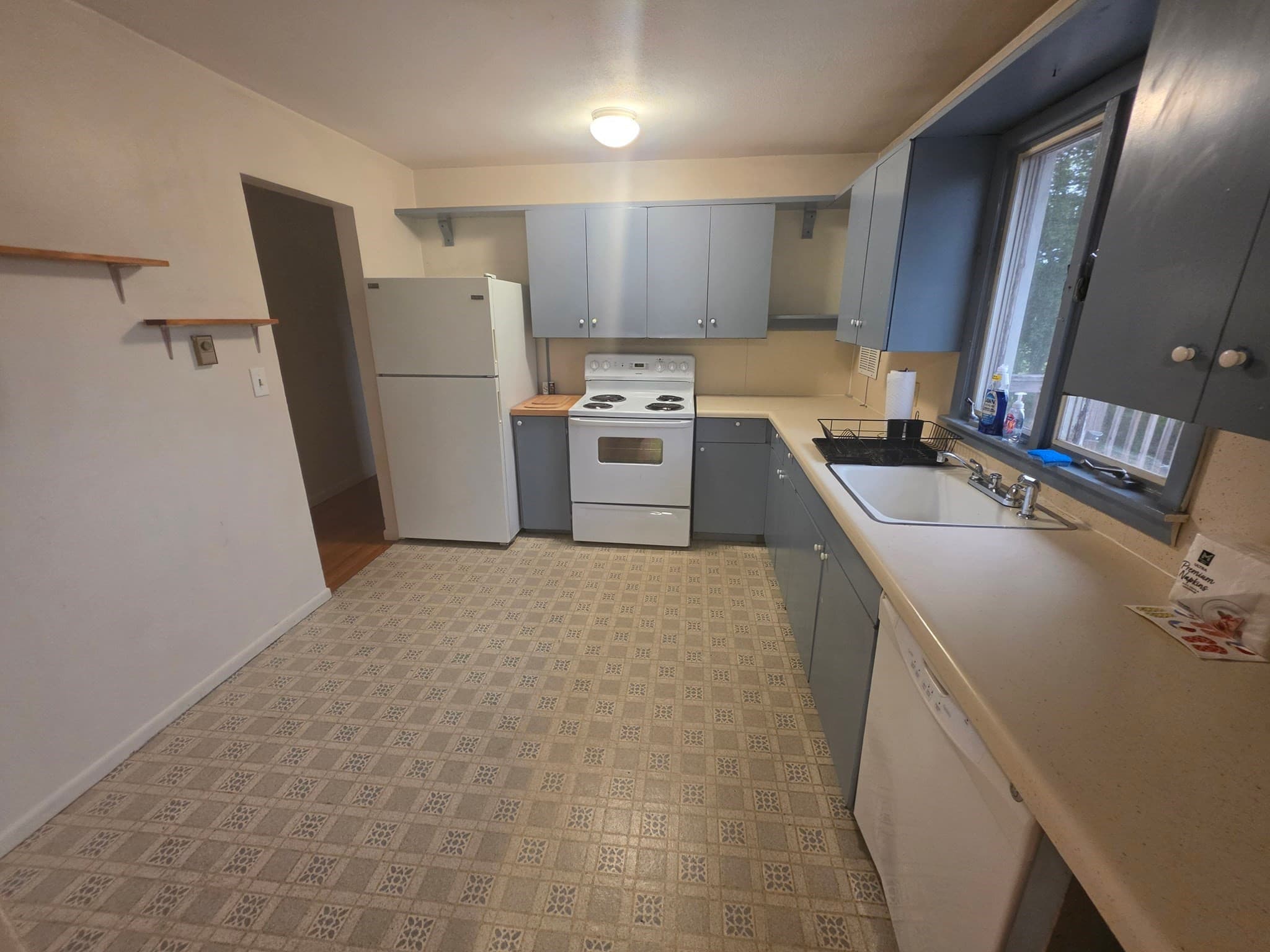 3 Family at 265 N East St, Amherst MA 01002, Amherst, photo 9 of 28