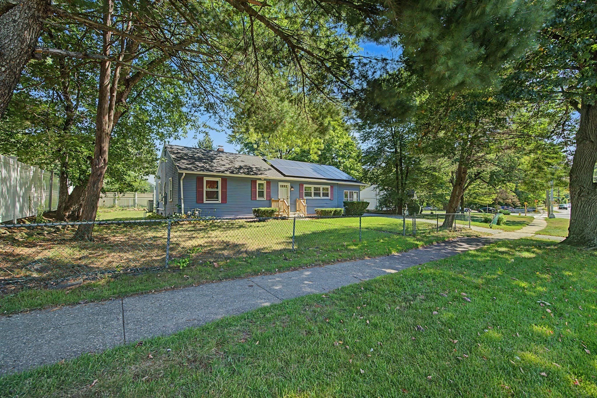 Single Family Residence at 369 Breckwood Blvd, Springfield MA 01109, Springfield, photo 2 of 23