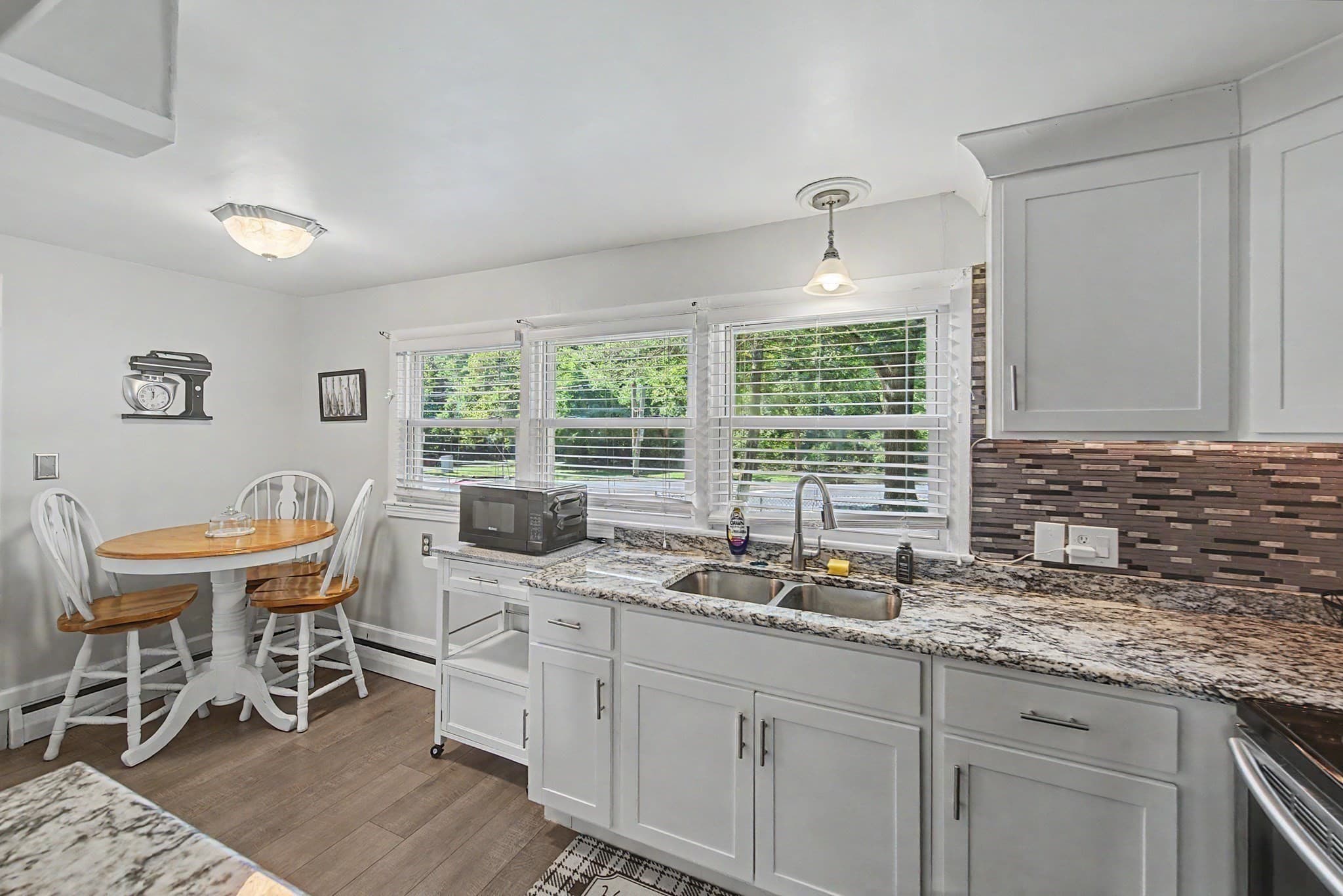 Single Family Residence at 369 Breckwood Blvd, Springfield MA 01109, Springfield, photo 8 of 23