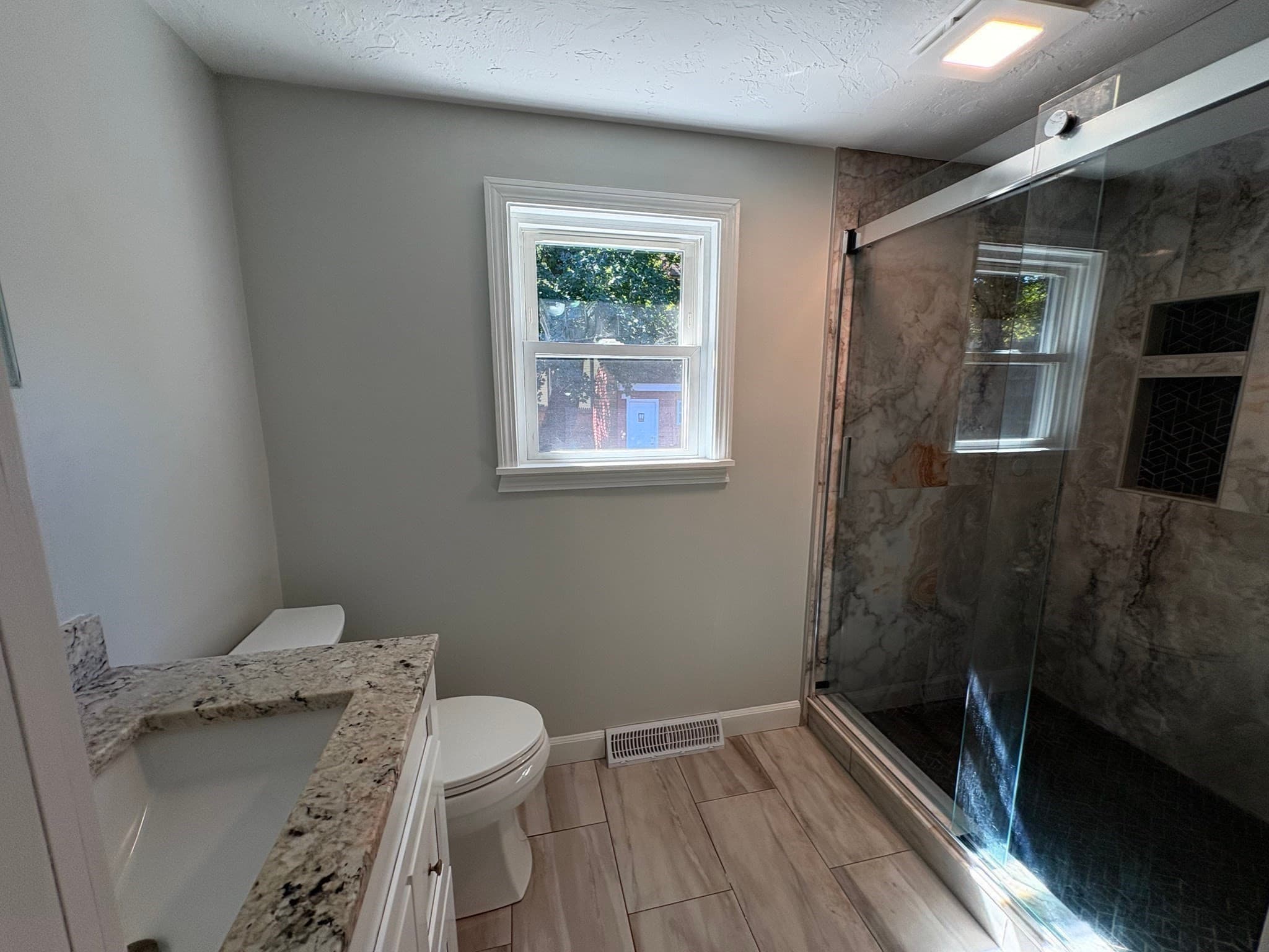Single Family Residence at 38 Frank St, Middleboro MA 02346, Middleboro, photo 6 of 13