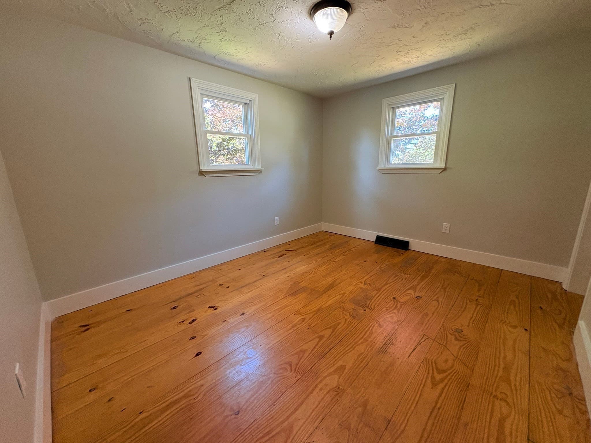 Single Family Residence at 38 Frank St, Middleboro MA 02346, Middleboro, photo 7 of 13