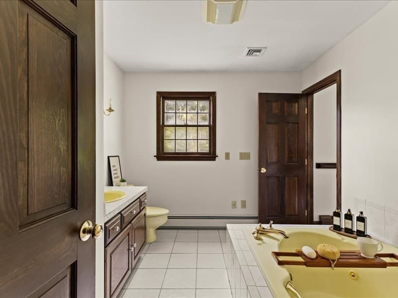 Single Family Residence at 14 Red Maple Run, Dartmouth MA 02747, Dartmouth, photo 14 of 42