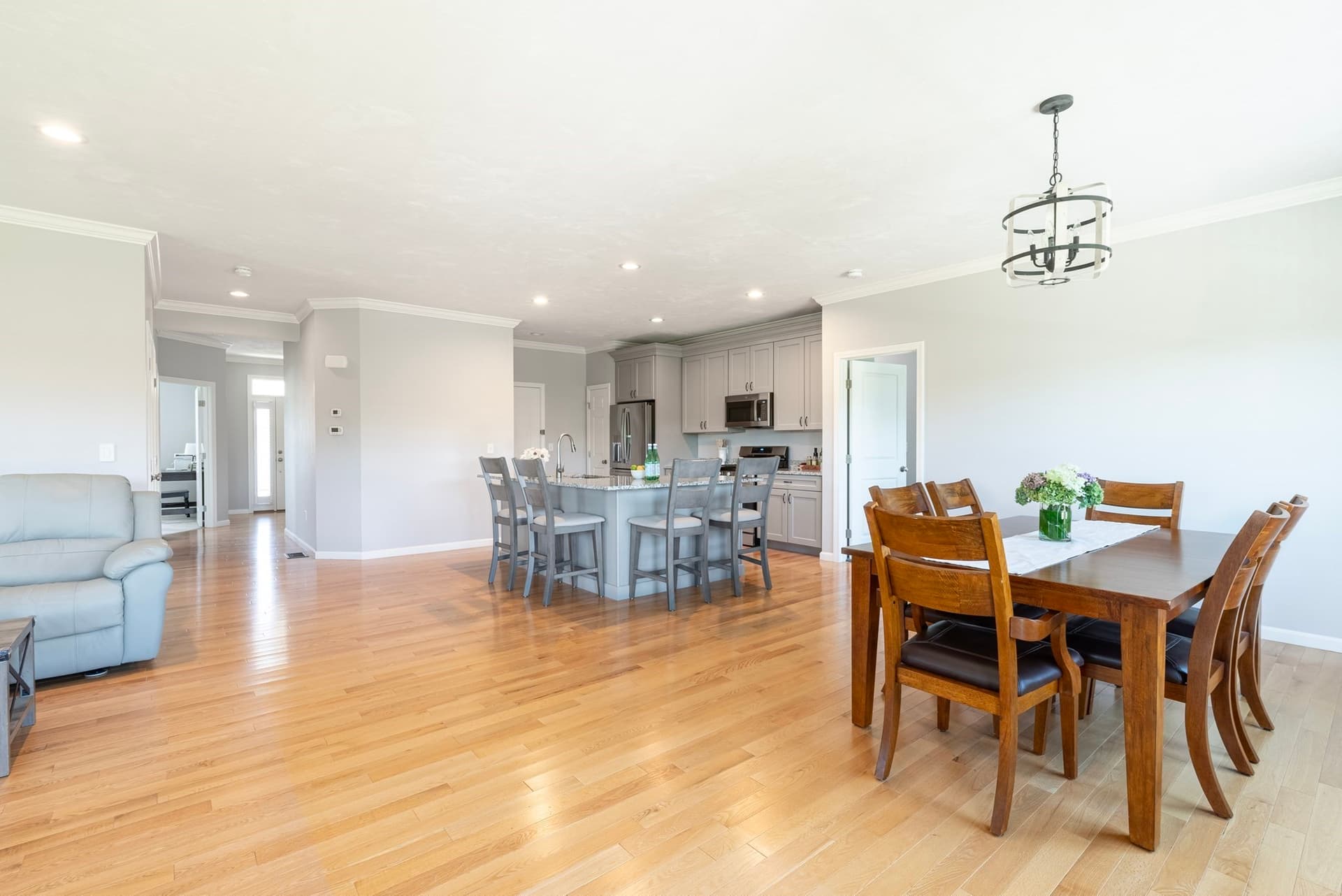 Condominium at 166 Stone Hill Dr # 166, Northbridge MA 01588, photo 4 of 33