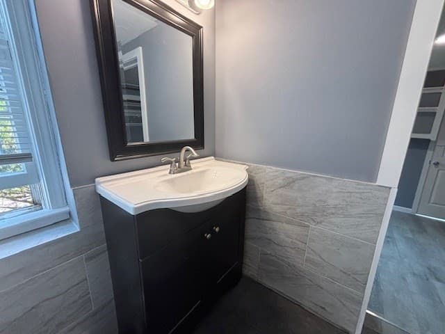 5+ Family - Rooming House at 1122 Ocean St, Marshfield MA 02050, photo 2 of 15