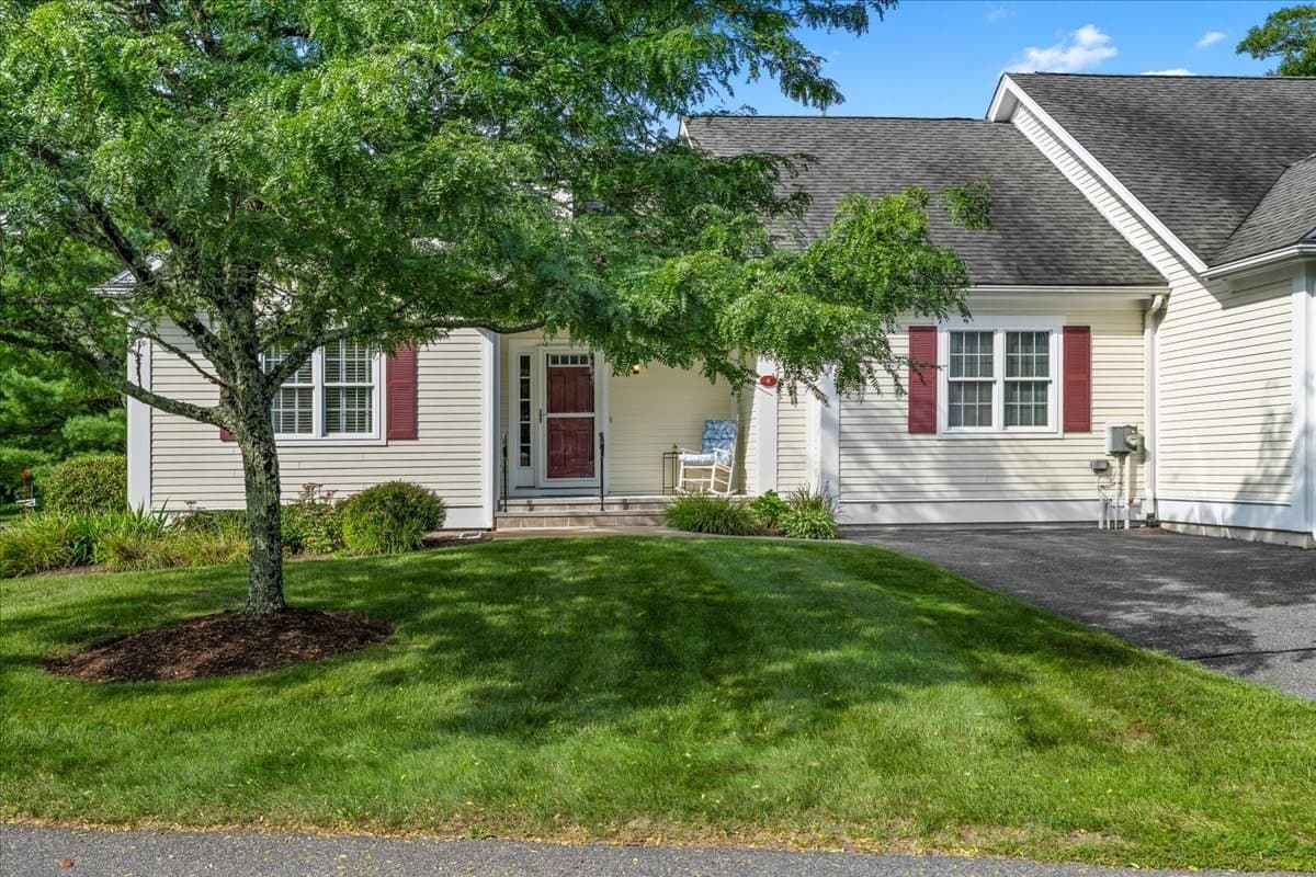 6 Lebaron Blvd # 6, Lakeville MA 02347