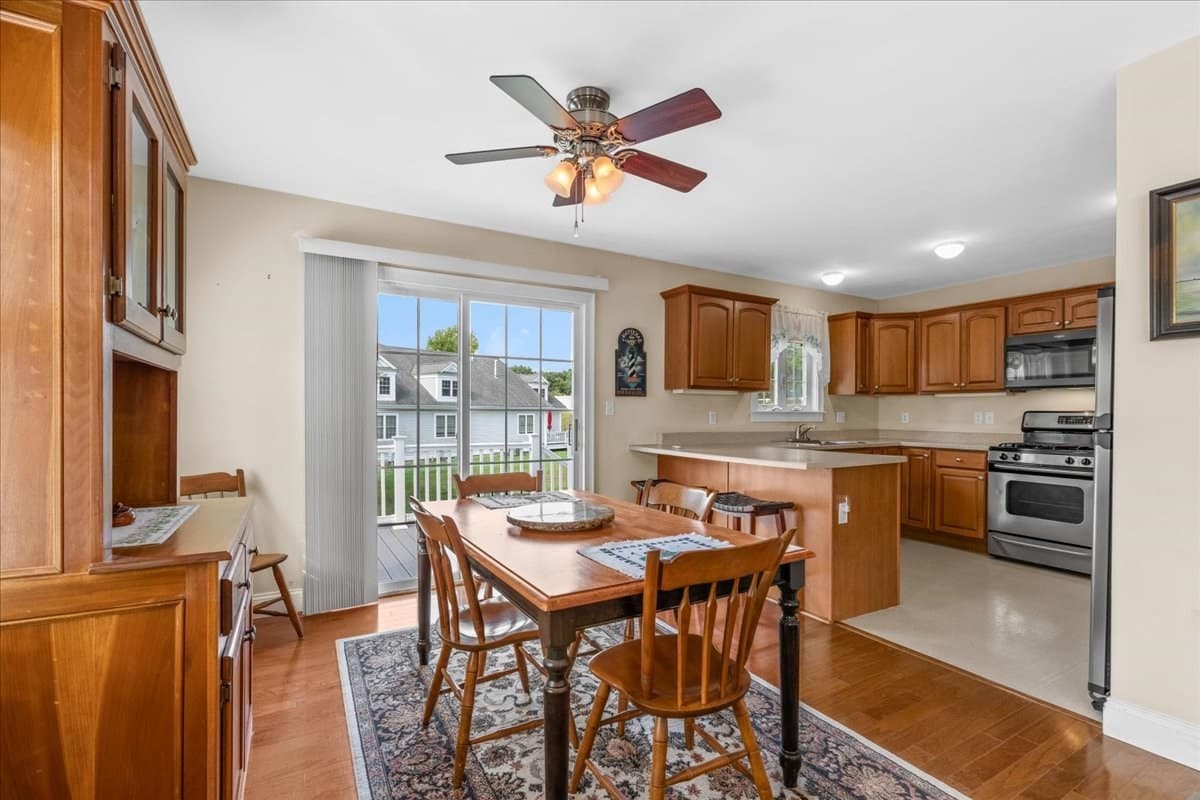 Condominium at 6 Lebaron Blvd # 6, Lakeville MA 02347, Lakeville, photo 14 of 42